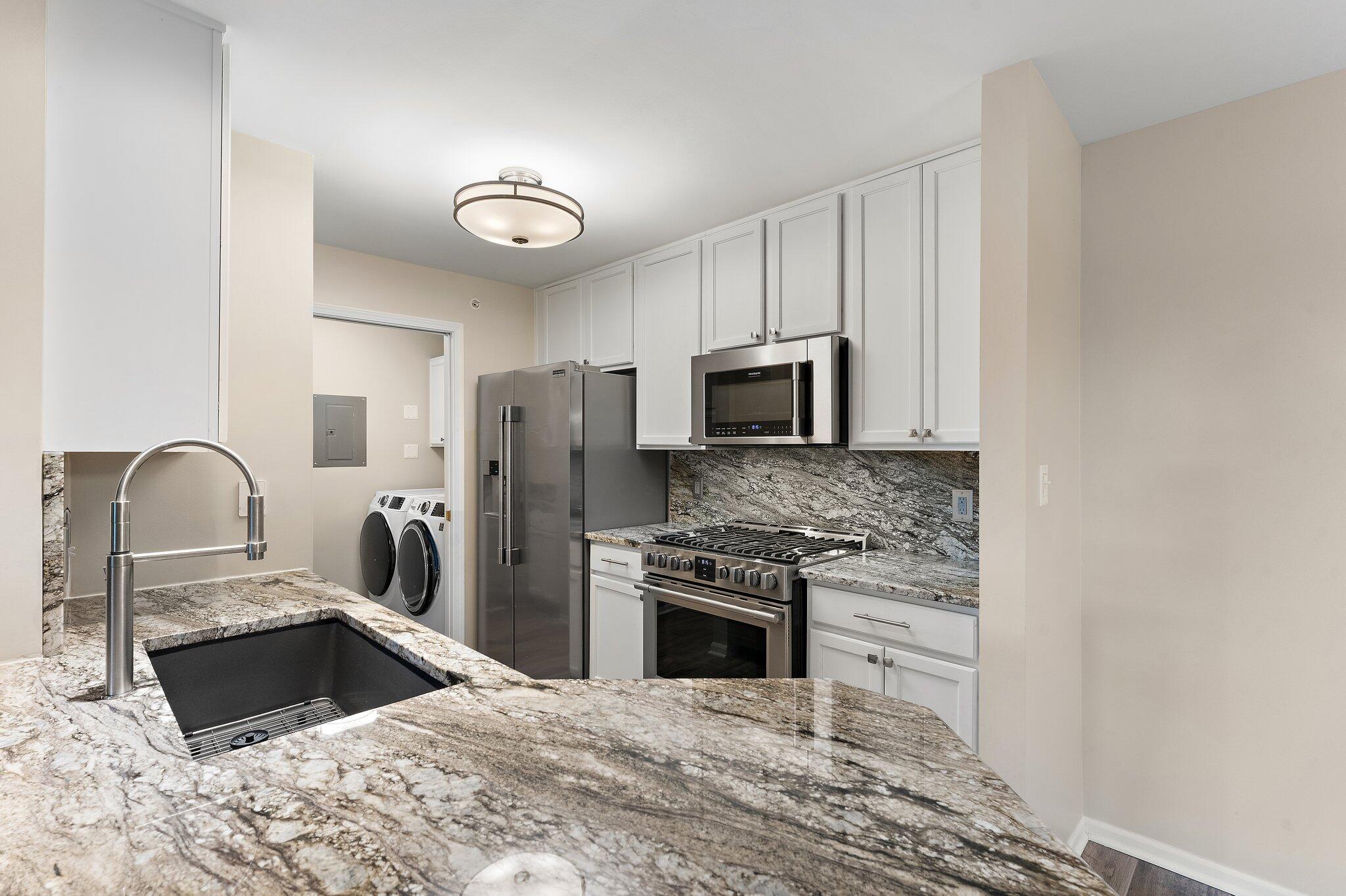 10340 White Oak Lane Unit: 1B