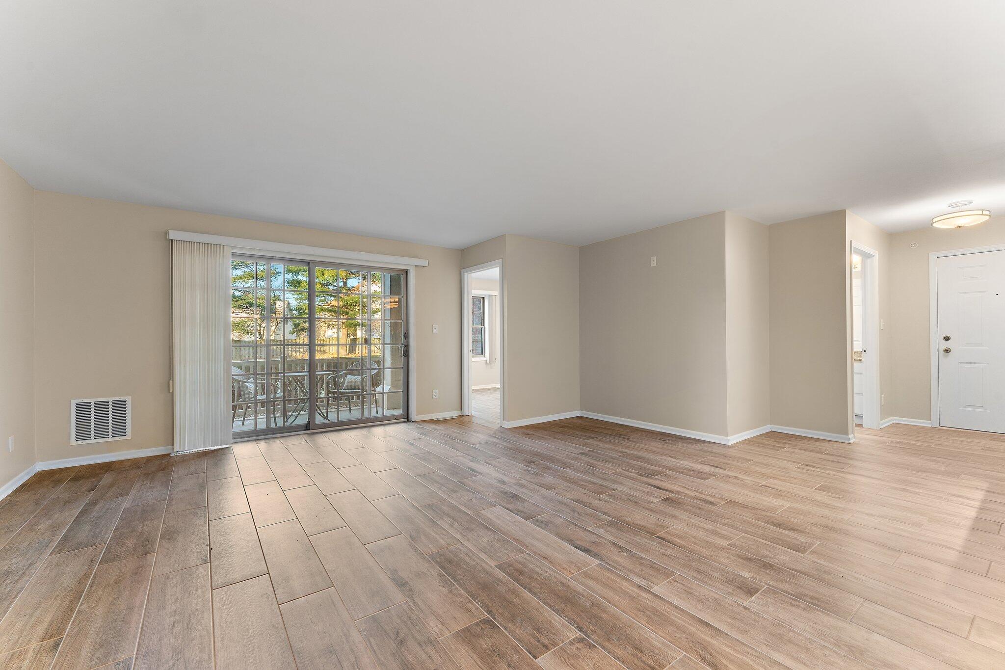 10340 White Oak Lane Unit: 1B