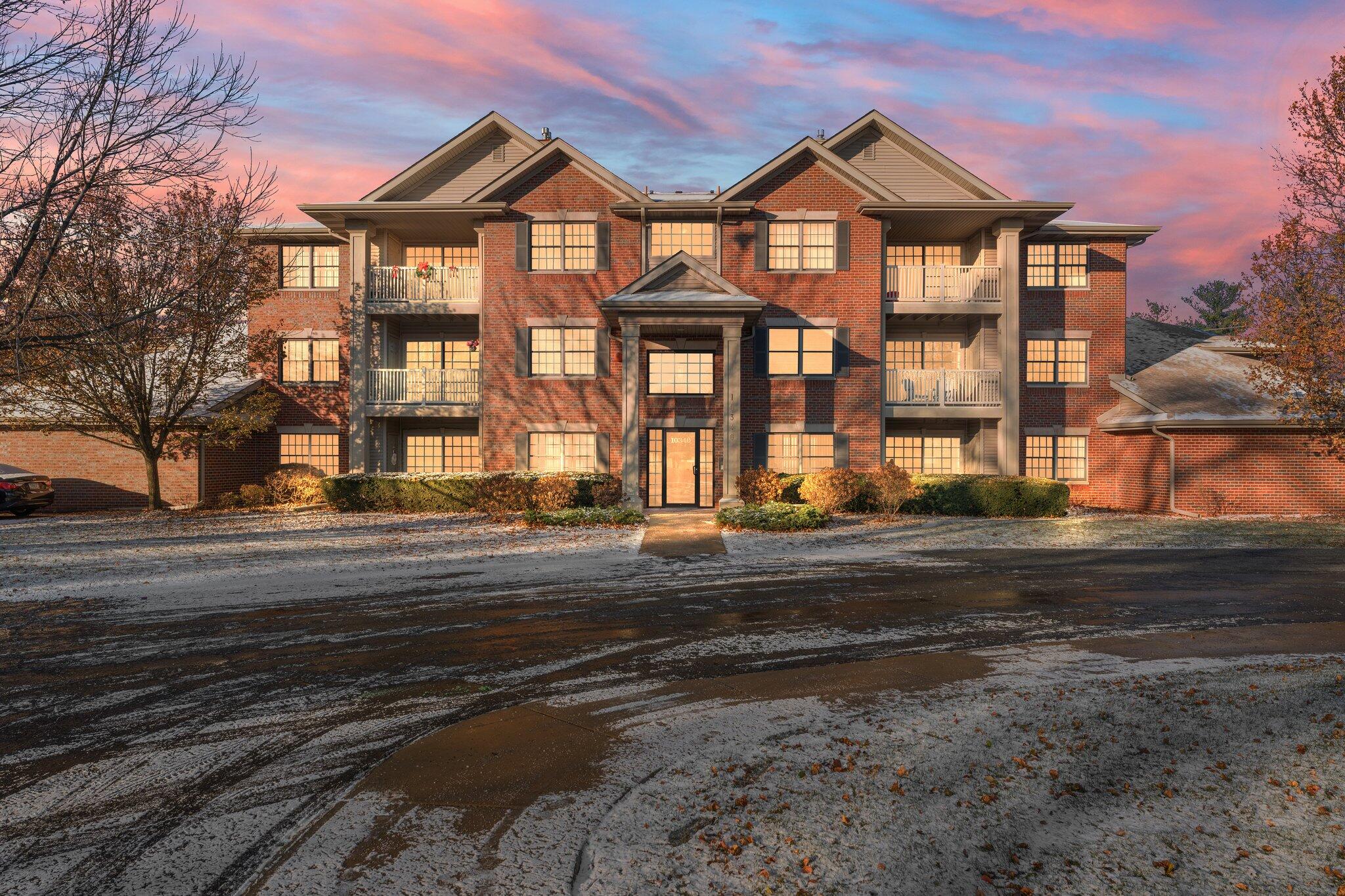 10340 White Oak Lane Unit: 1B