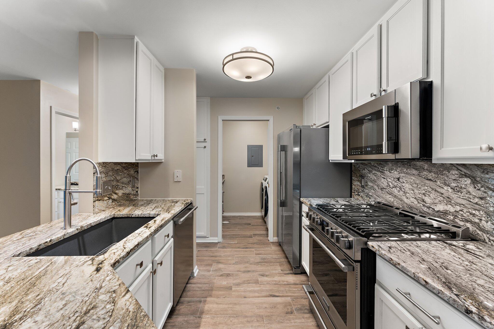 10340 White Oak Lane Unit: 1B