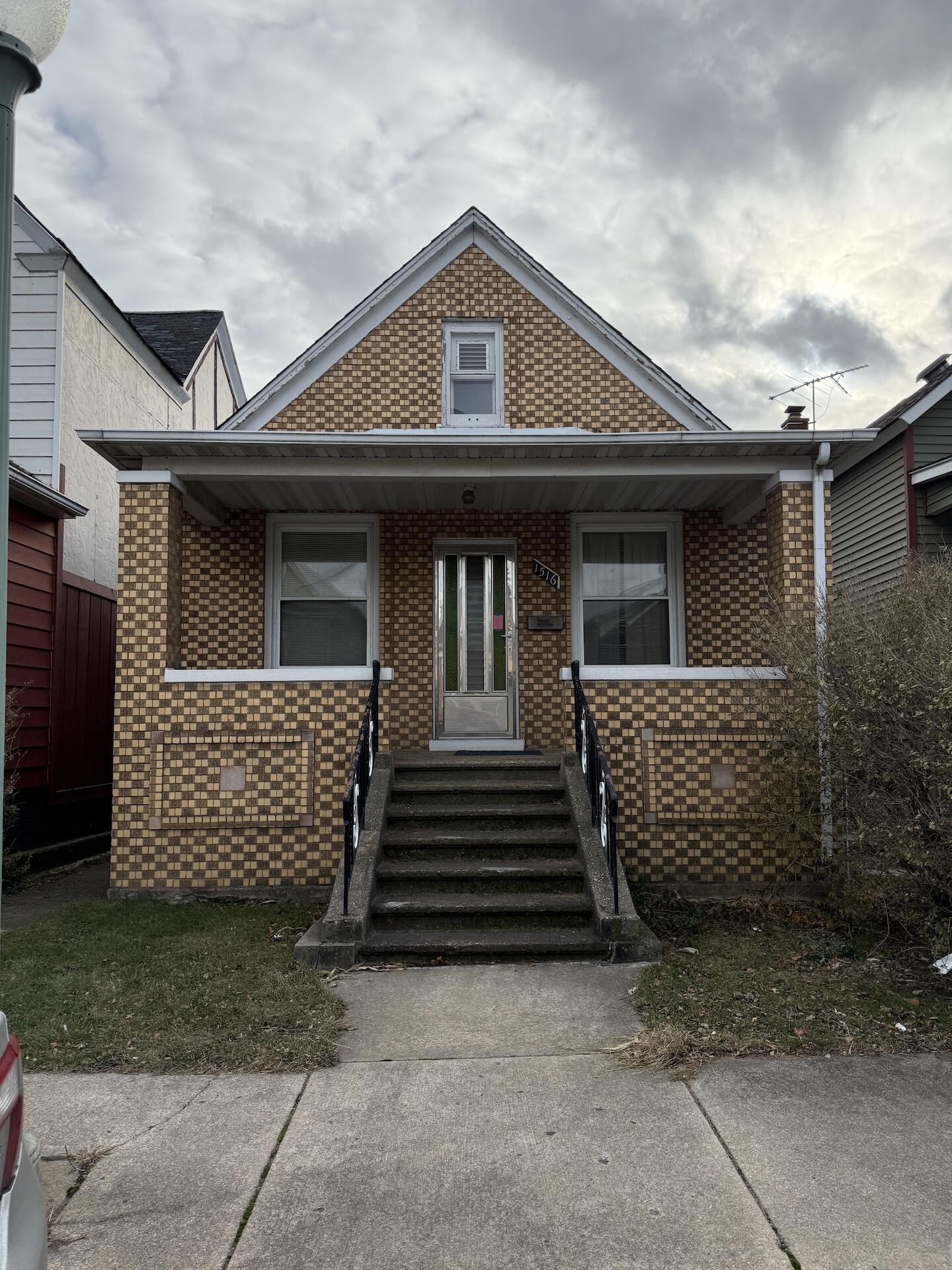 1516 John Street