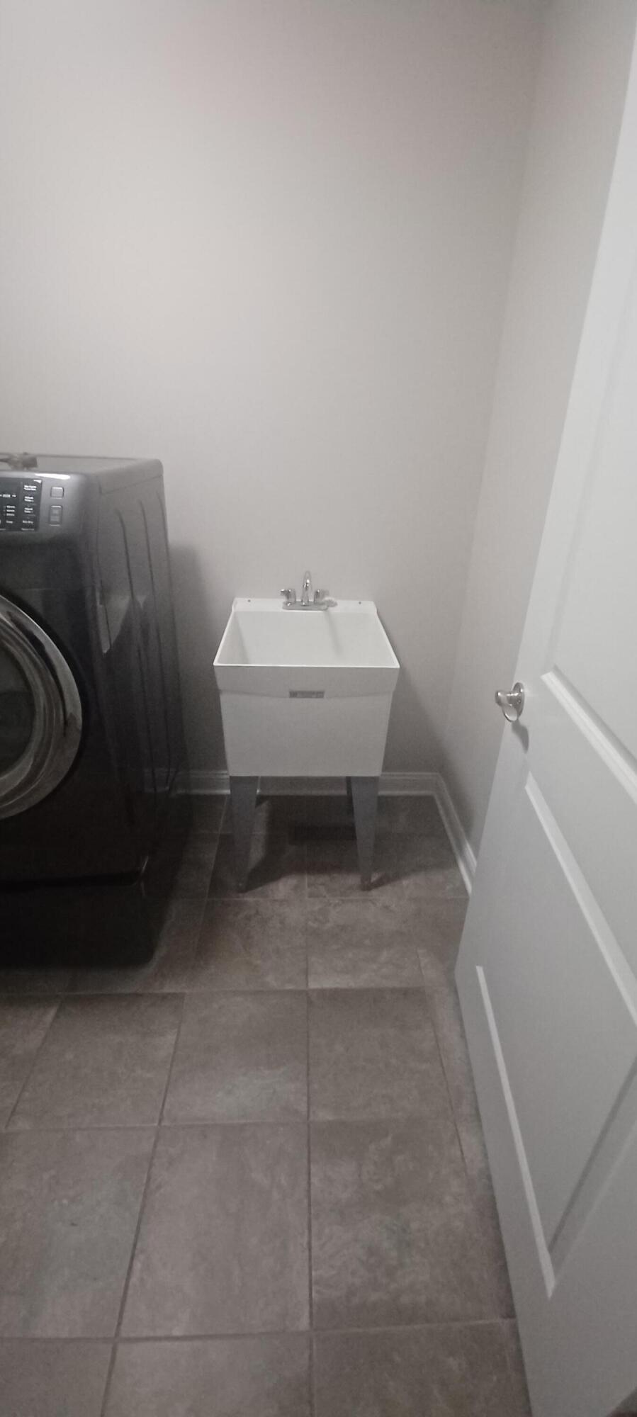 1011 Oak Grove Court