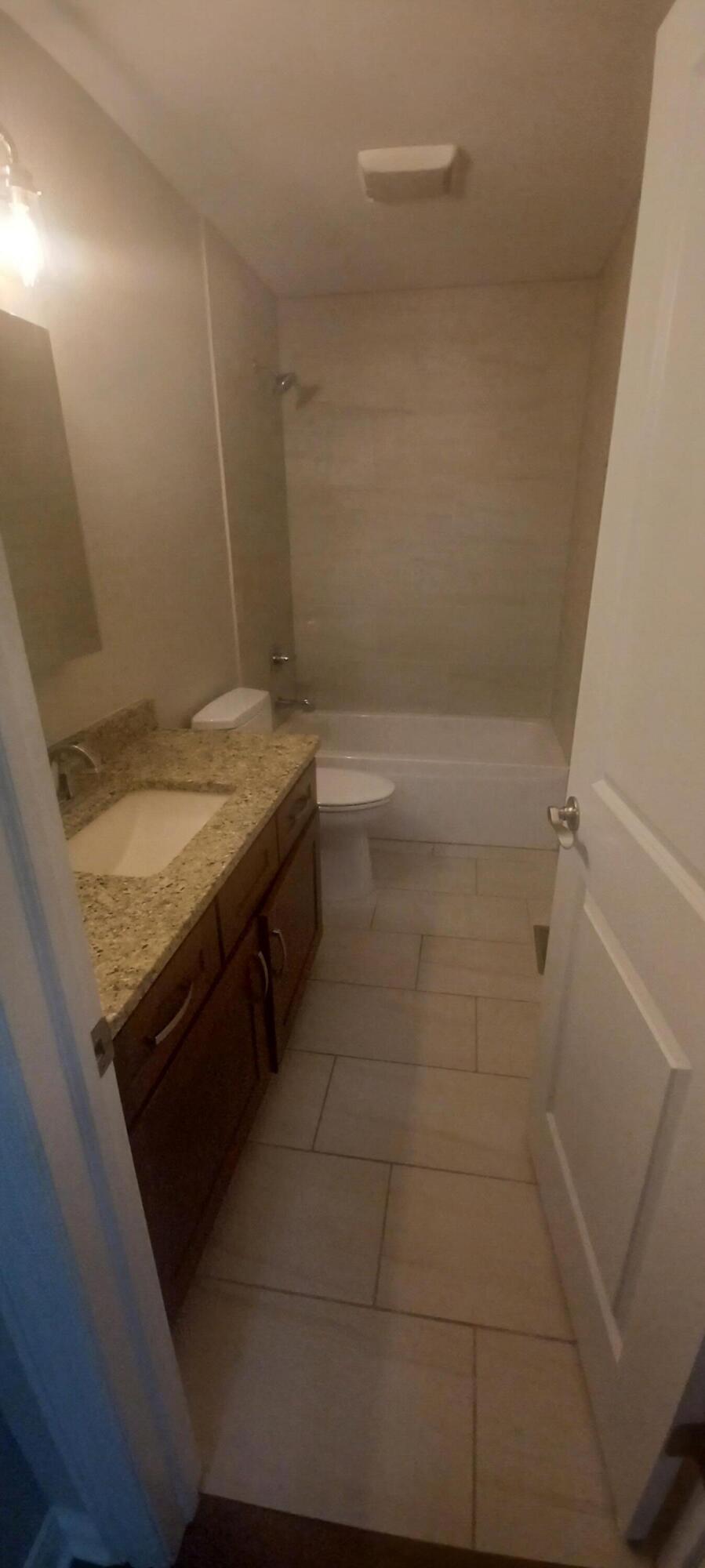 1011 Oak Grove Court