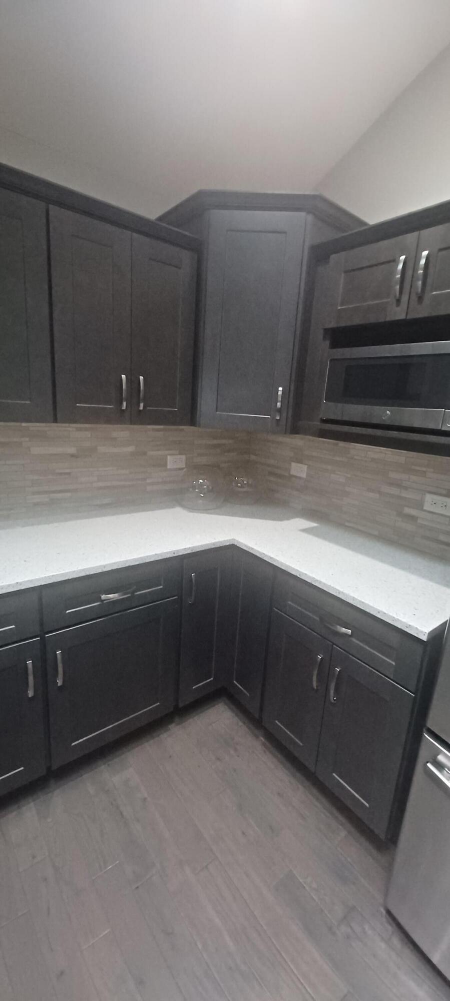 1011 Oak Grove Court