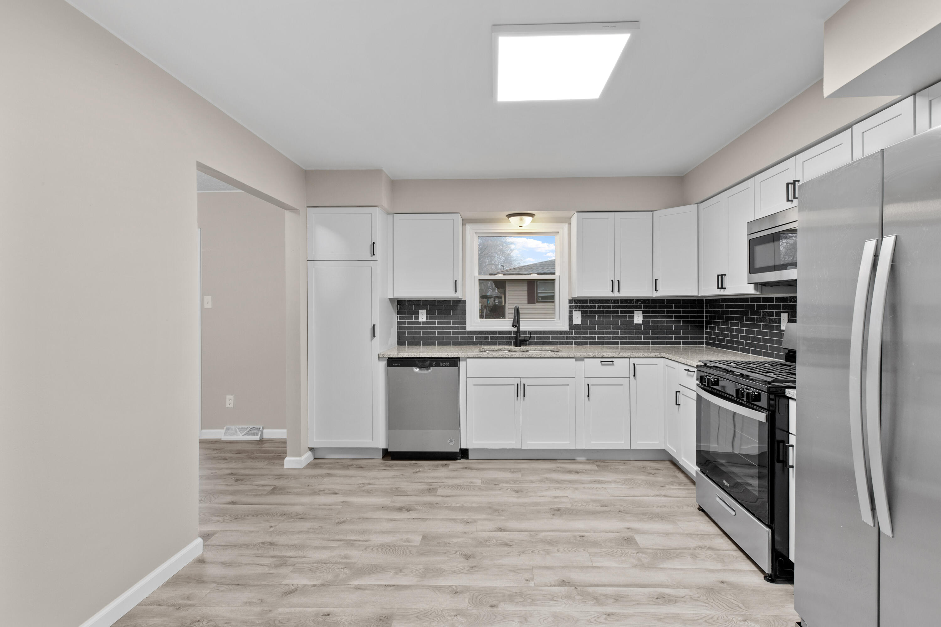 6132 Sunrise Avenue