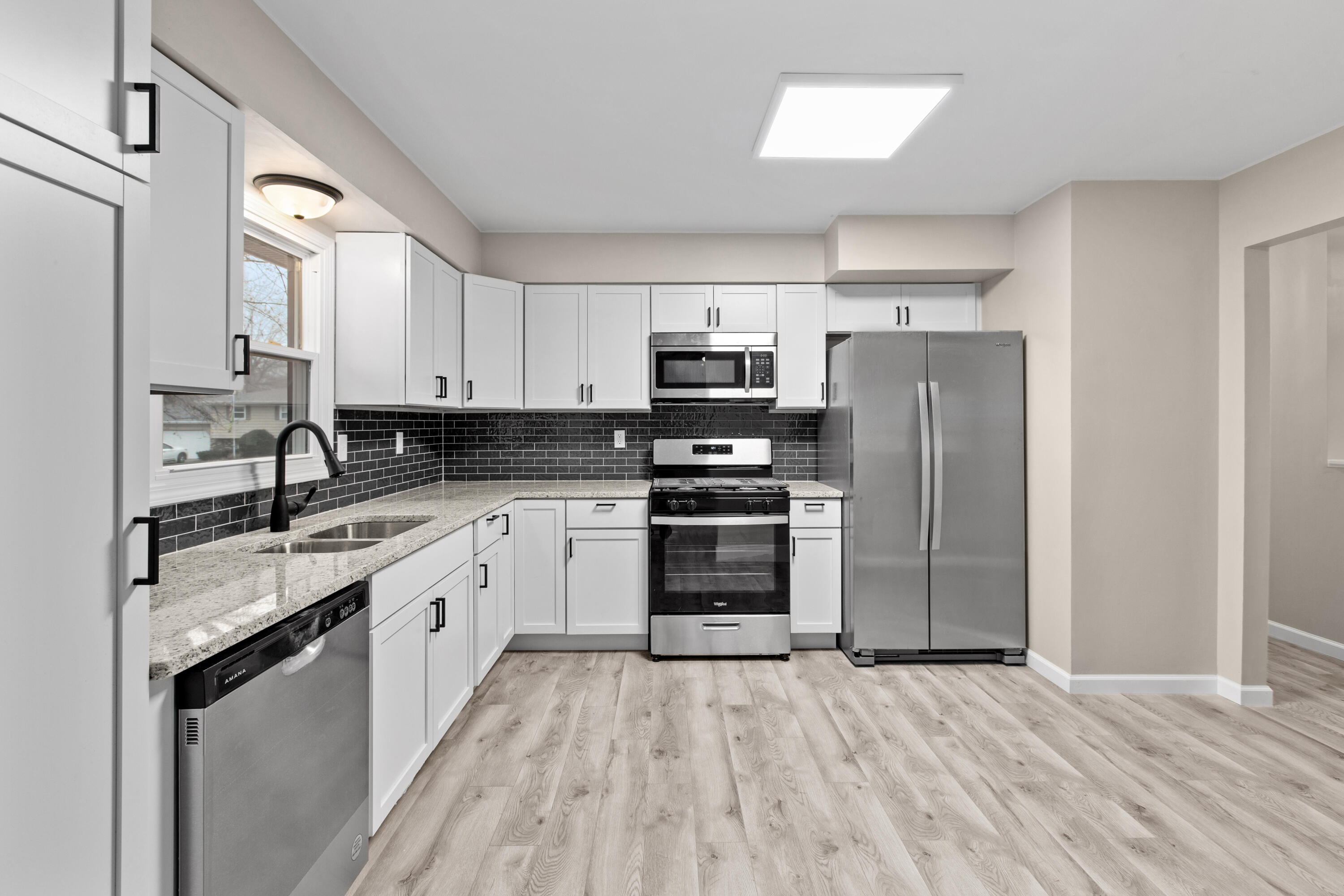 6132 Sunrise Avenue