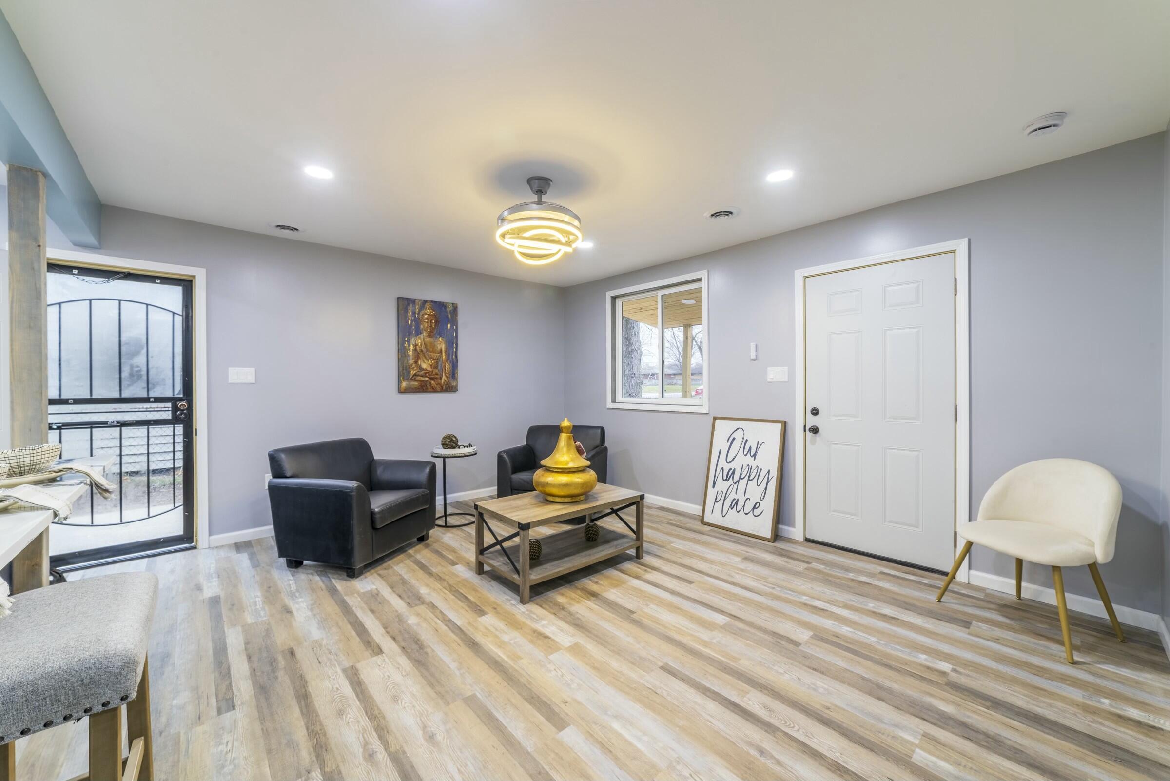 3714 W 20th Place