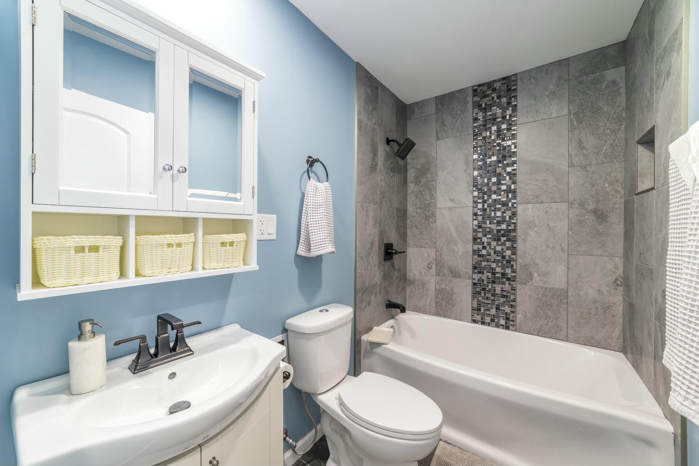 3714 W 20th Place