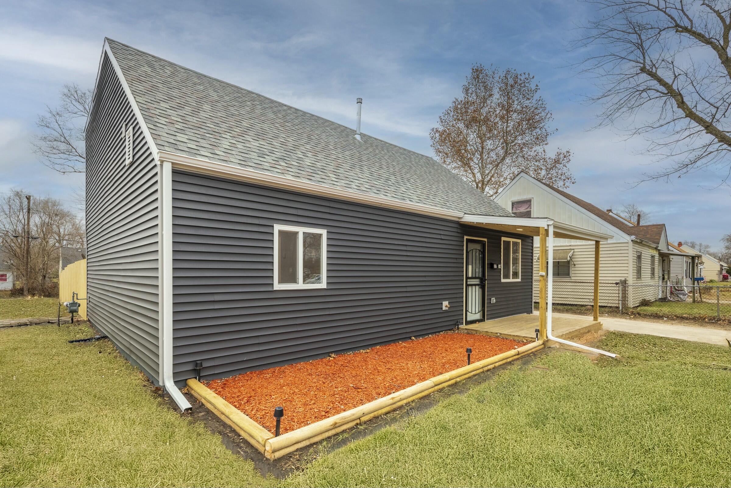 3714 W 20th Place
