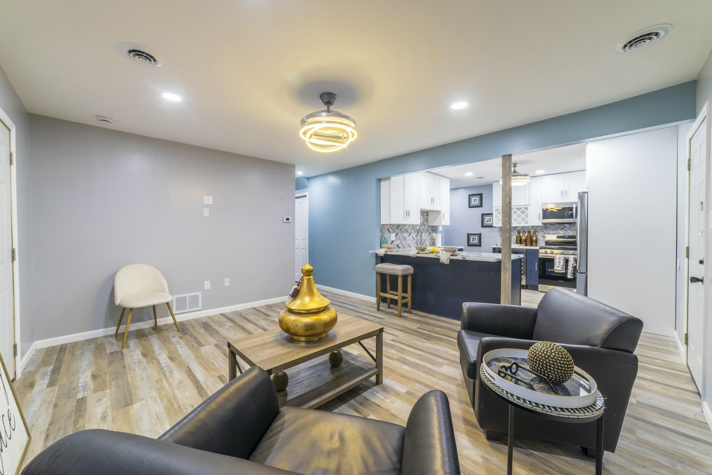 3714 W 20th Place