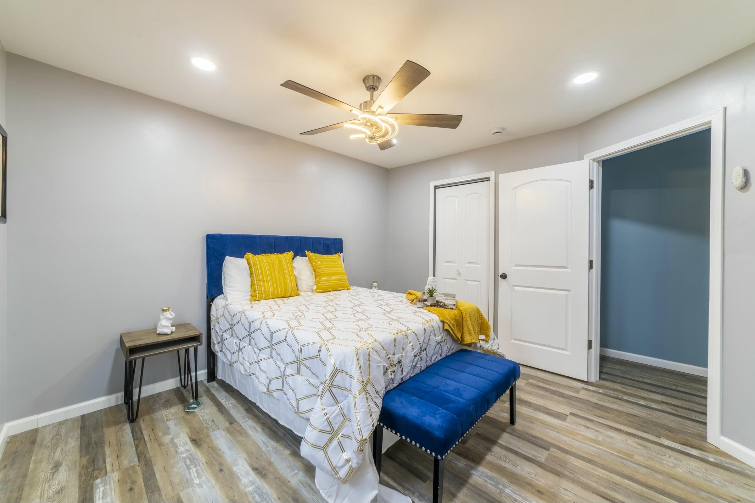 3714 W 20th Place
