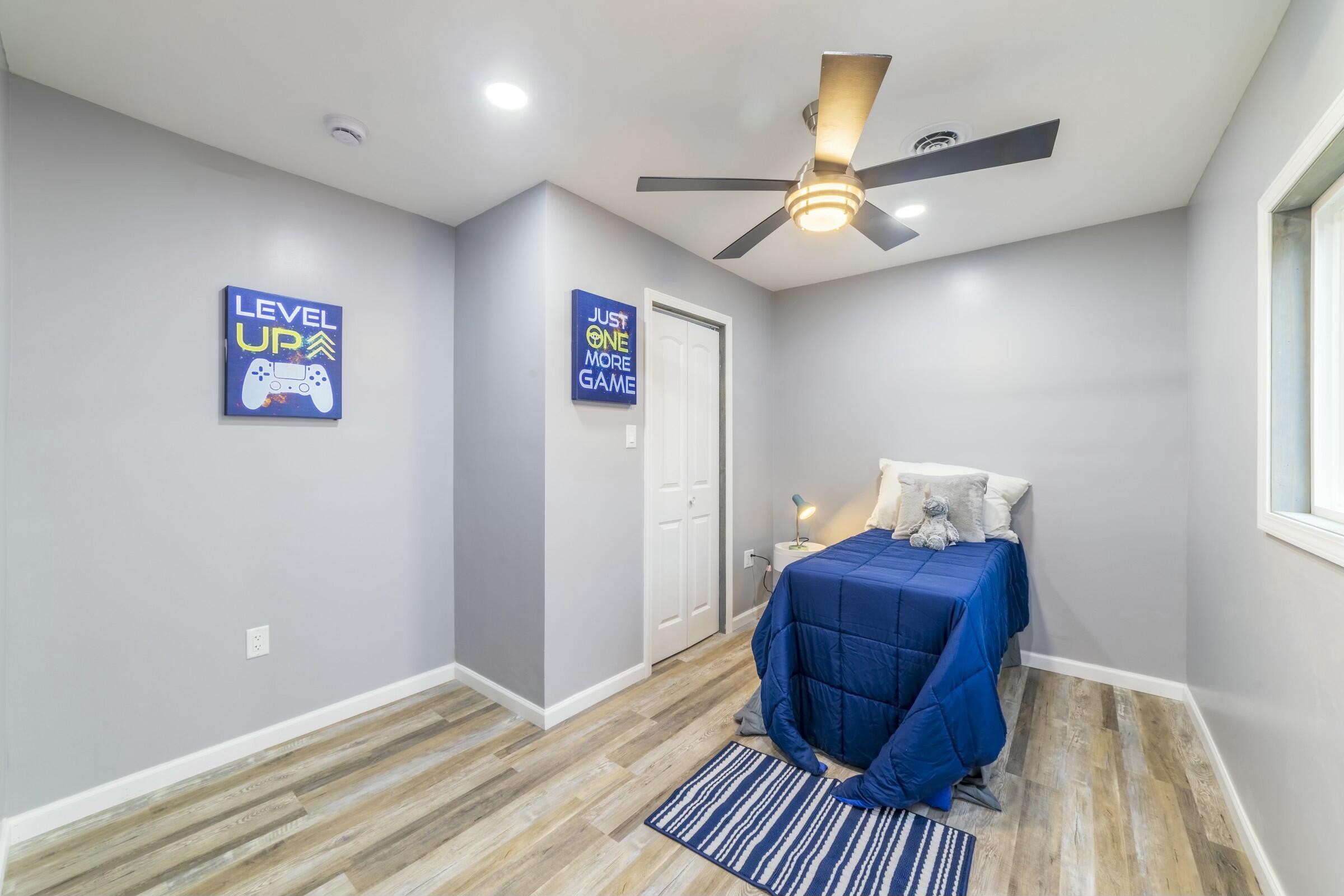 3714 W 20th Place