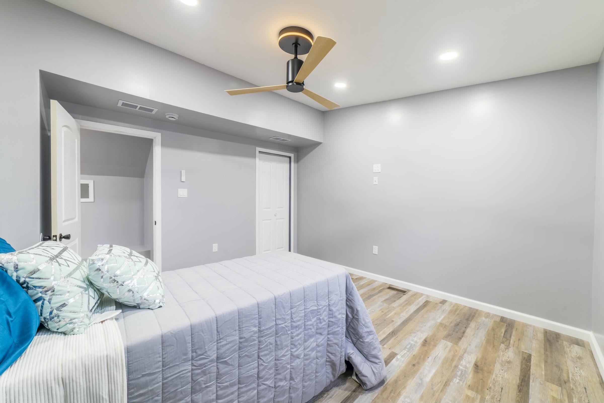 3714 W 20th Place