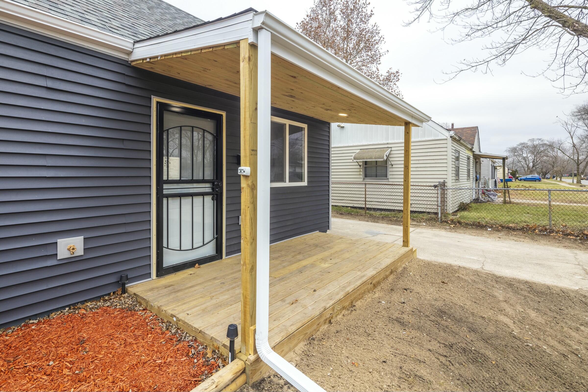 3714 W 20th Place