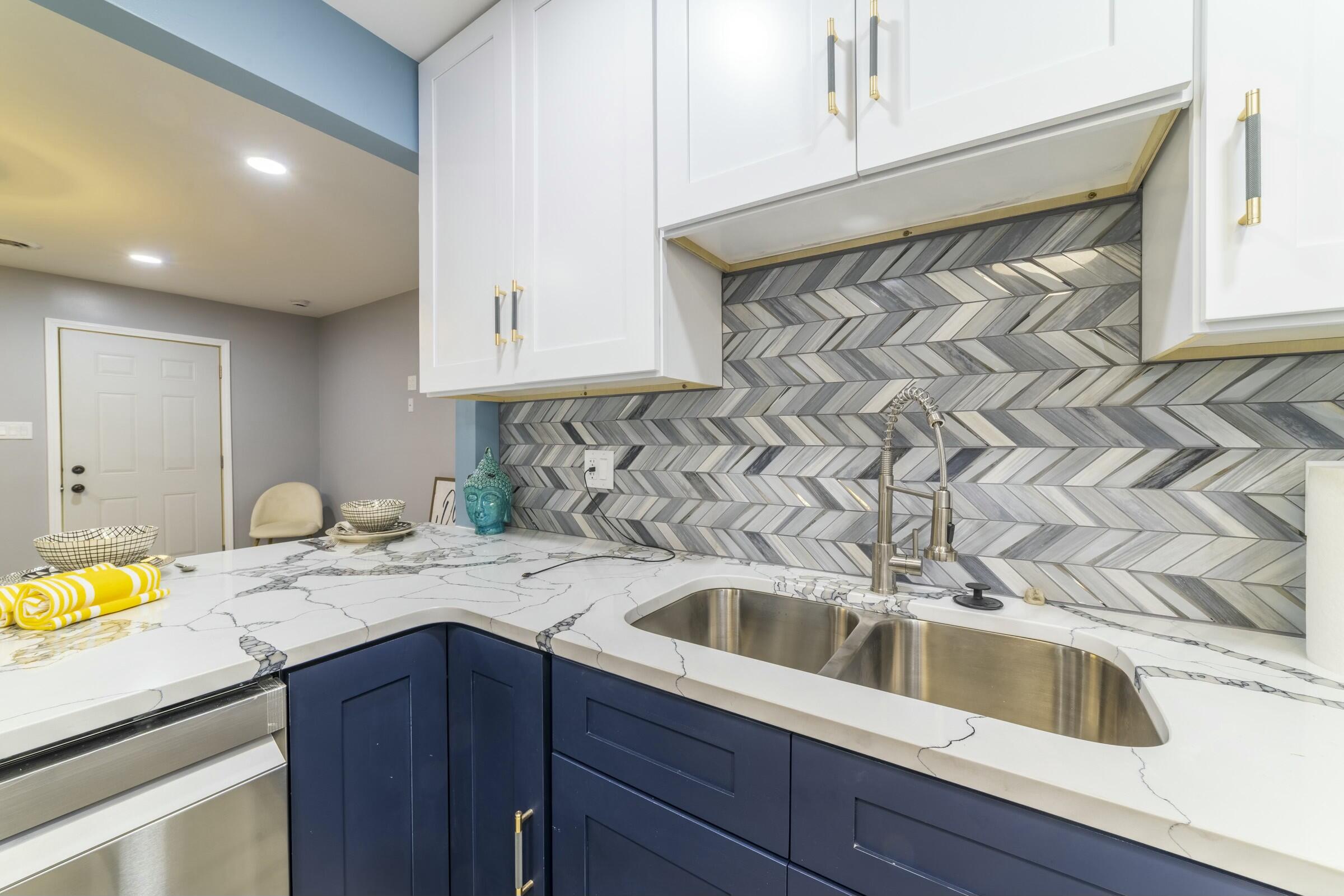 3714 W 20th Place