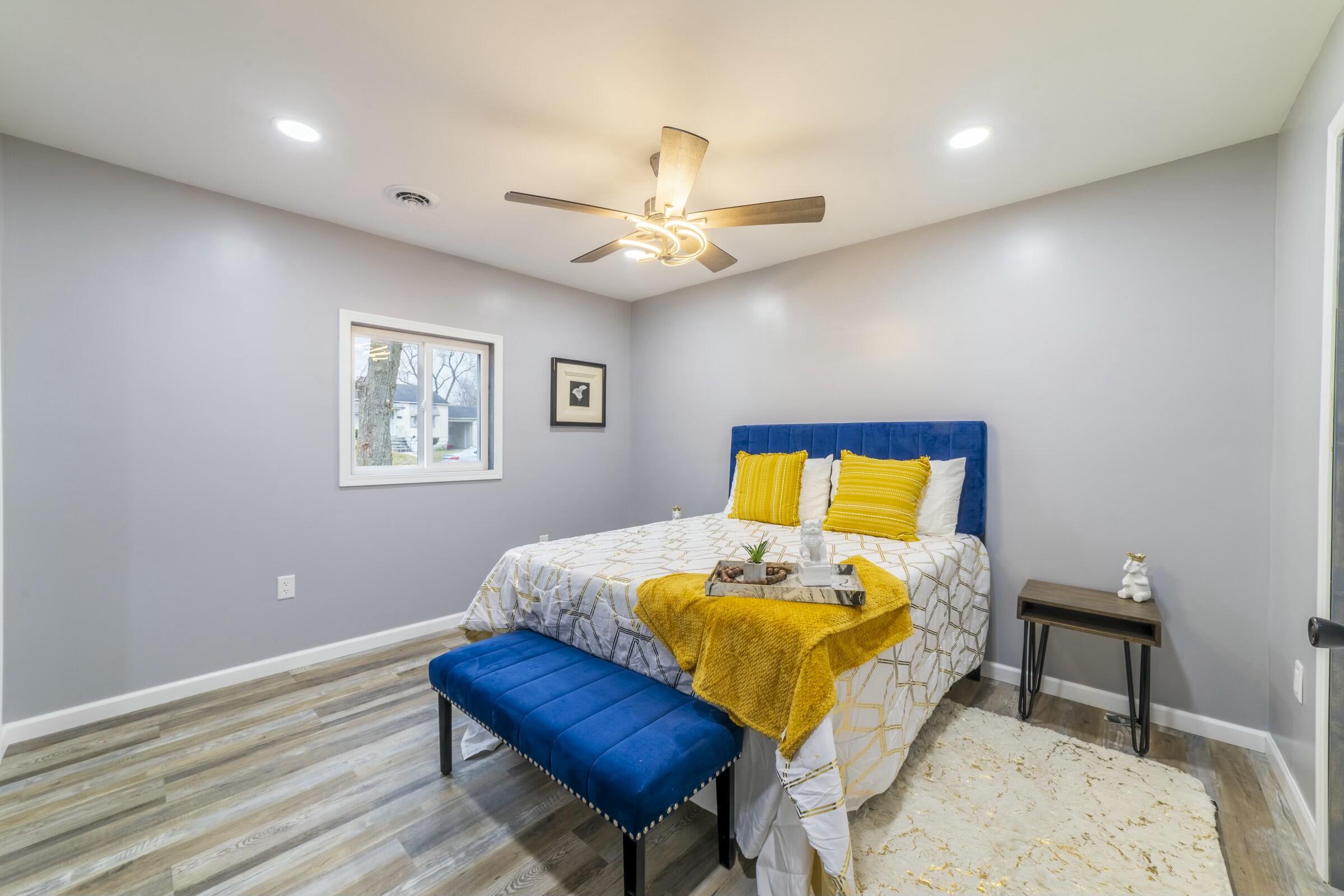3714 W 20th Place