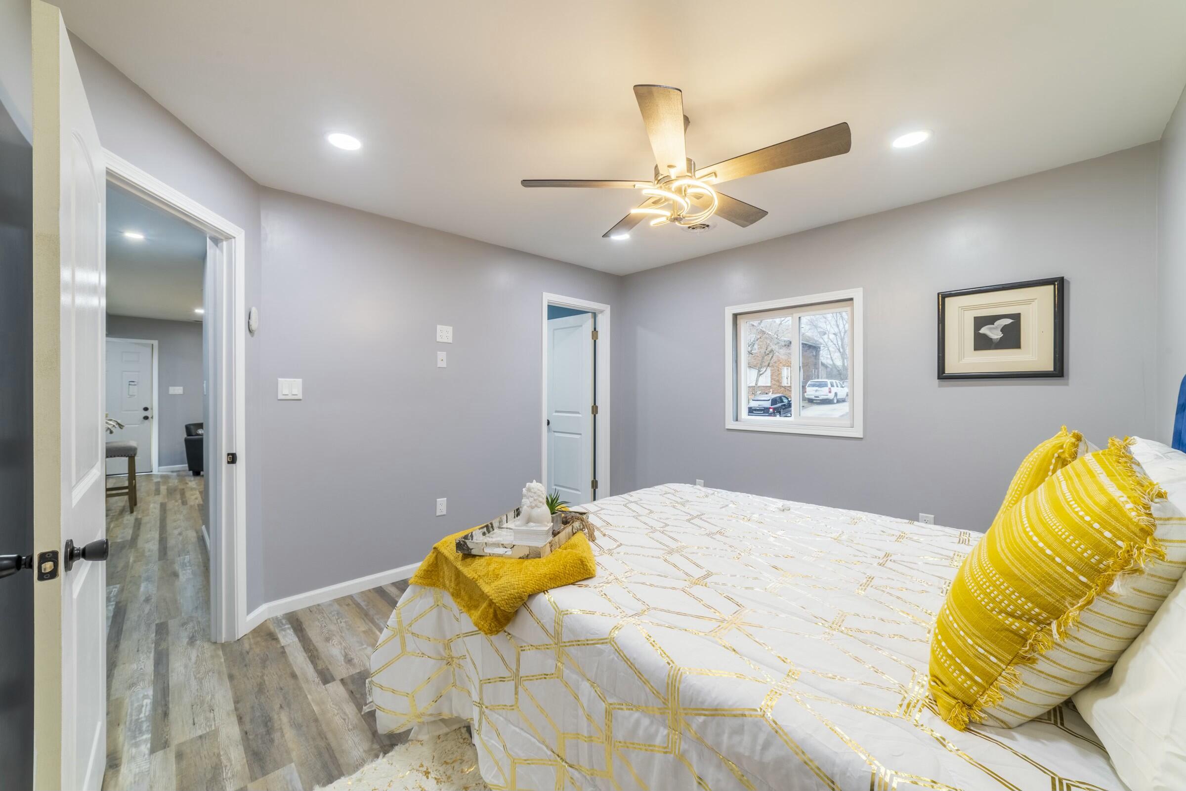 3714 W 20th Place