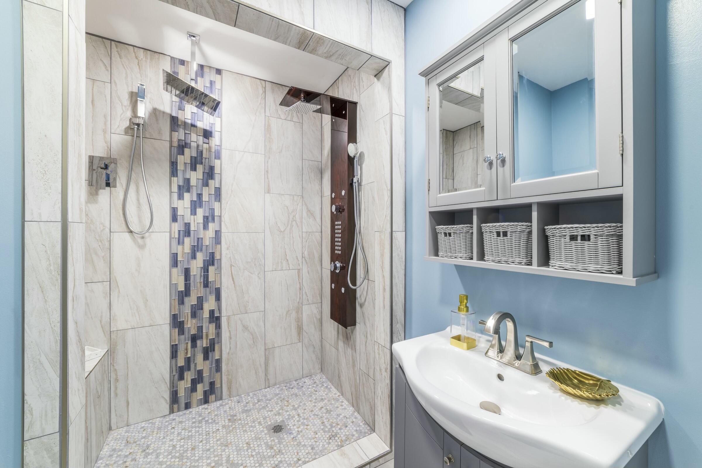 3714 W 20th Place