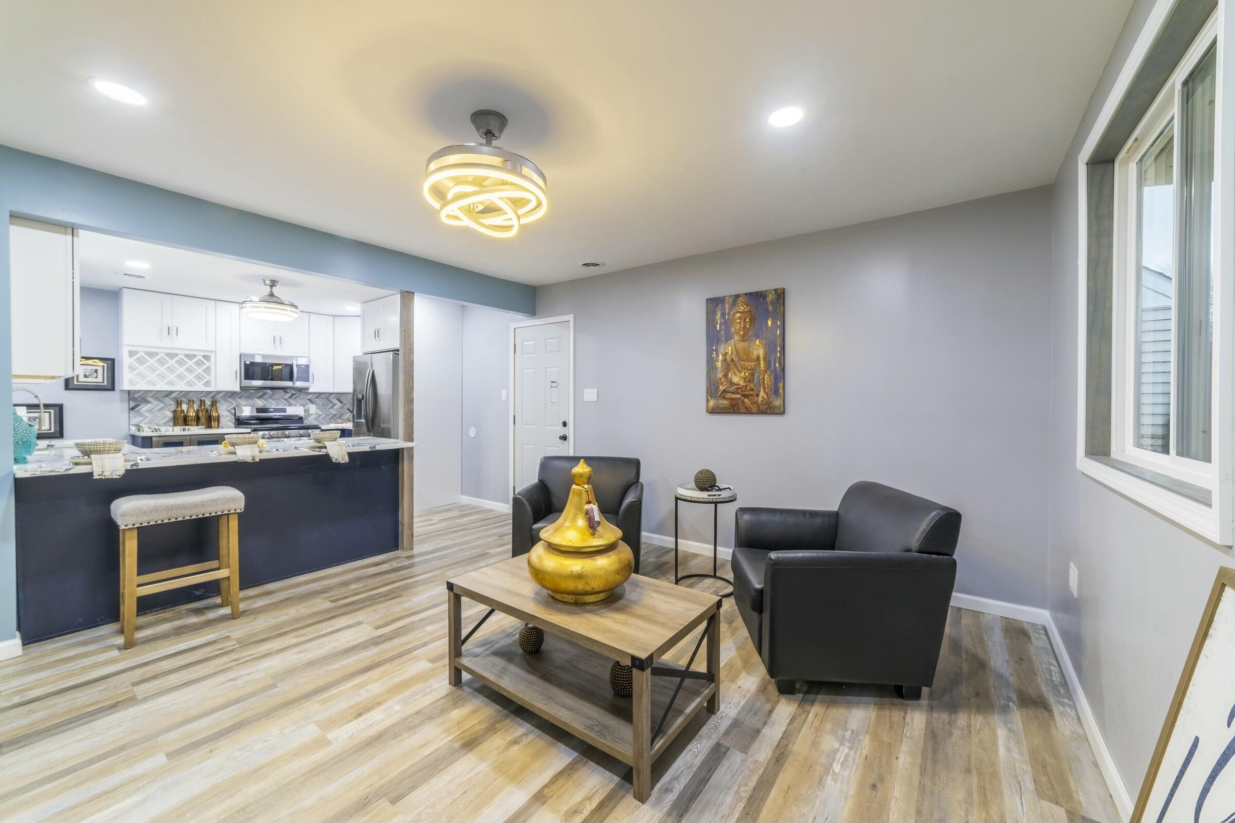 3714 W 20th Place