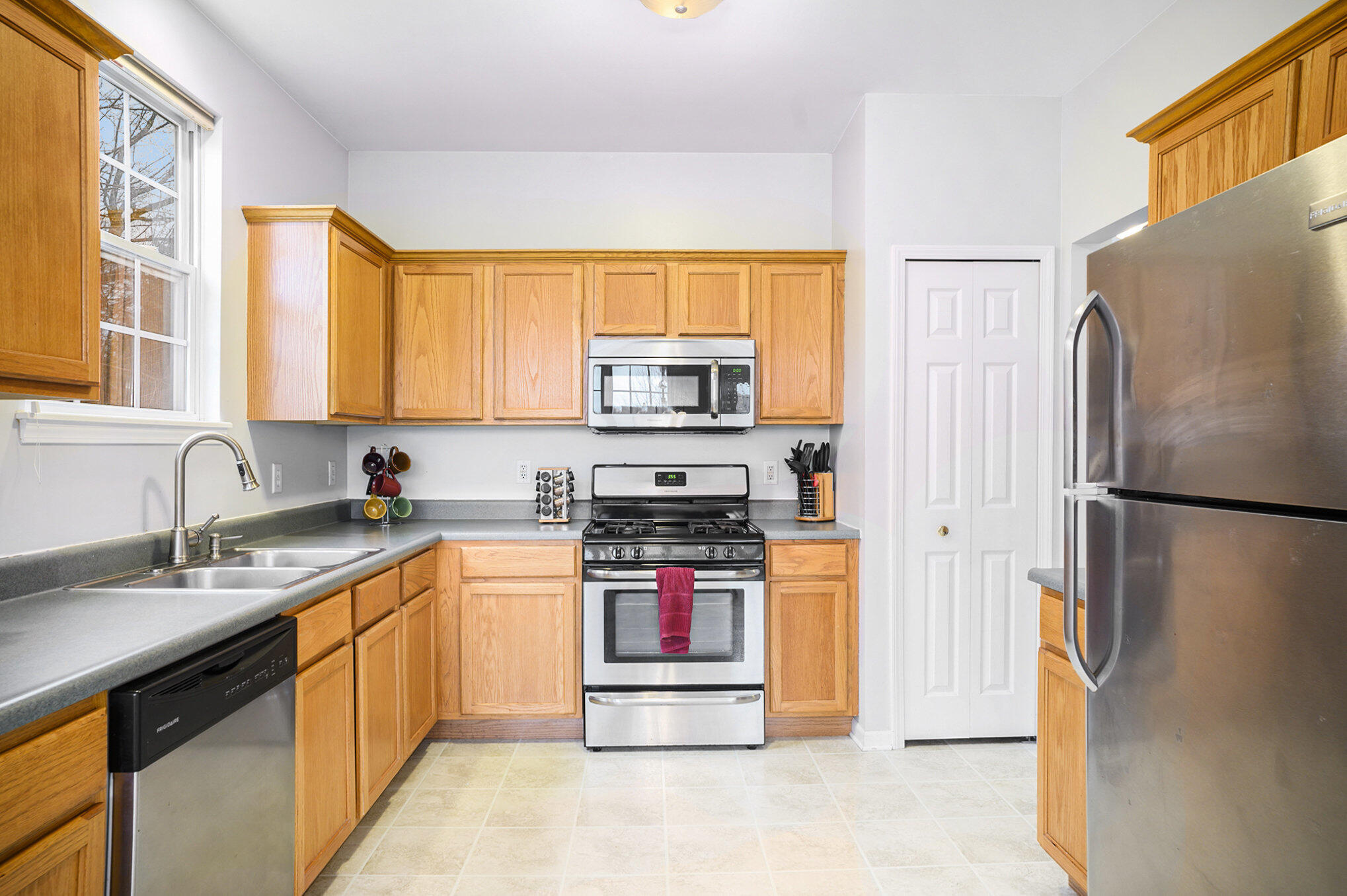 8011 Knickerbocker Place