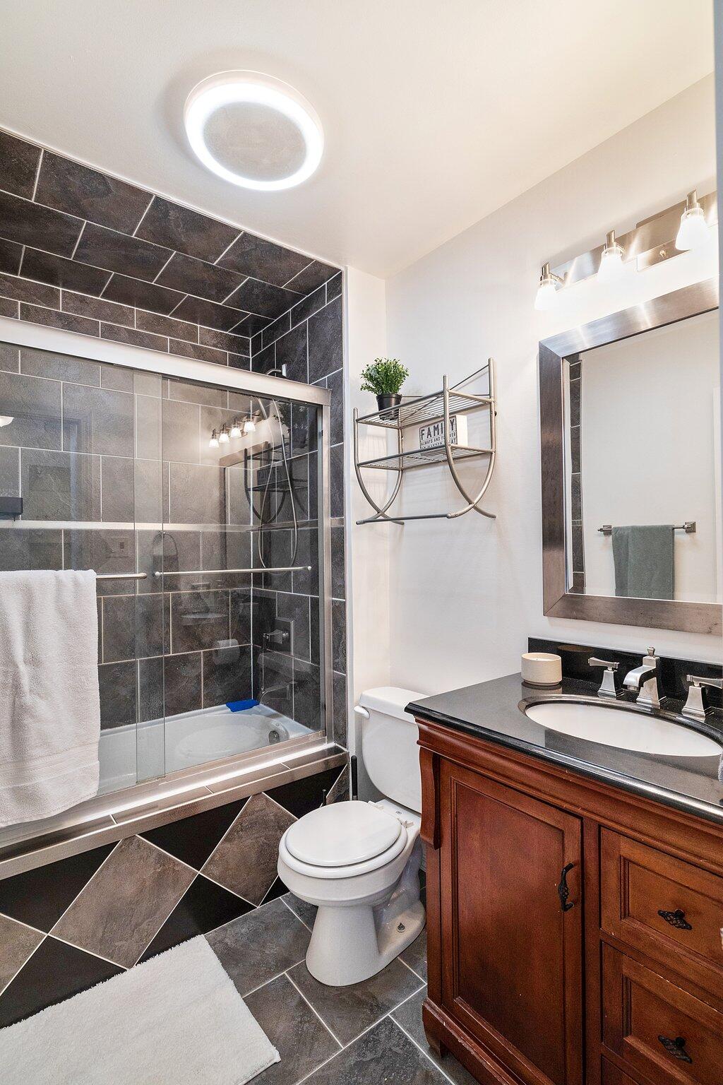 716 Moraine Trace Unit: 7