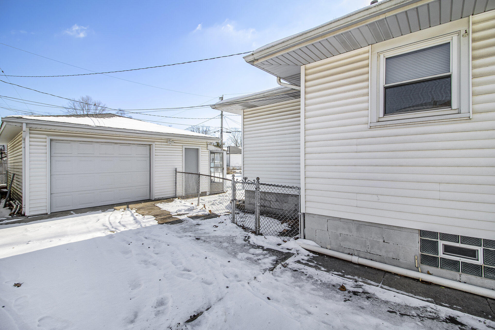 905 N Rensselaer Avenue