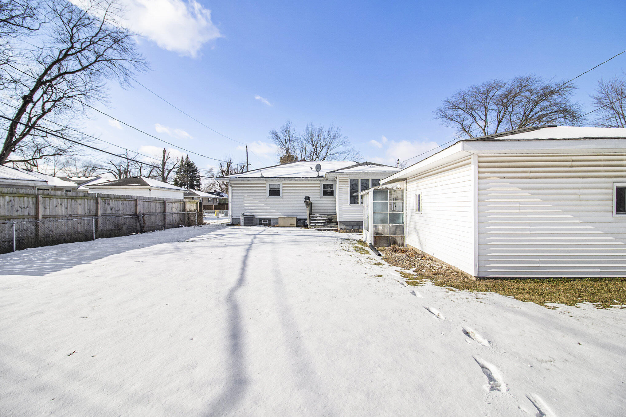 905 N Rensselaer Avenue