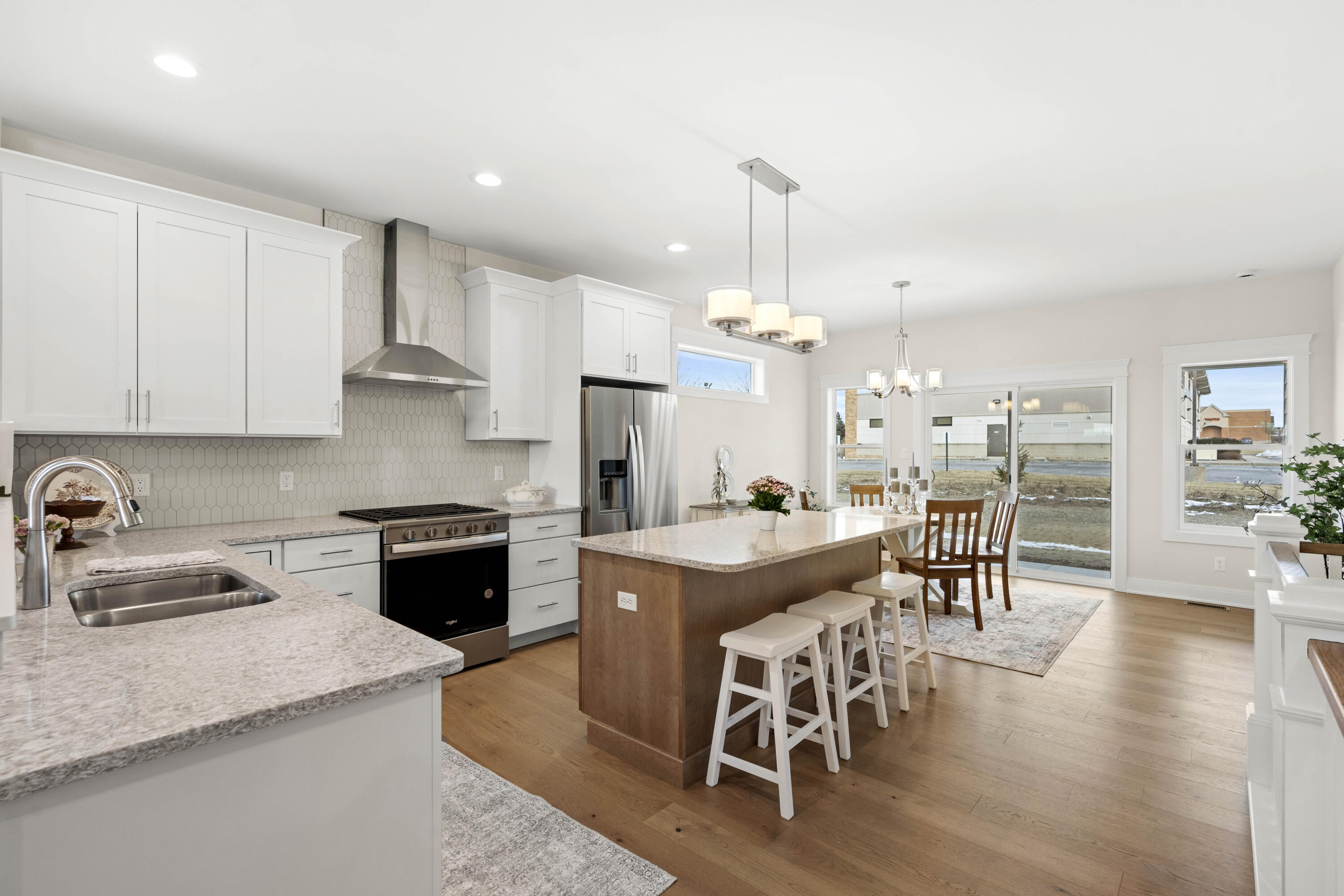 1540 Brackenbury Lane