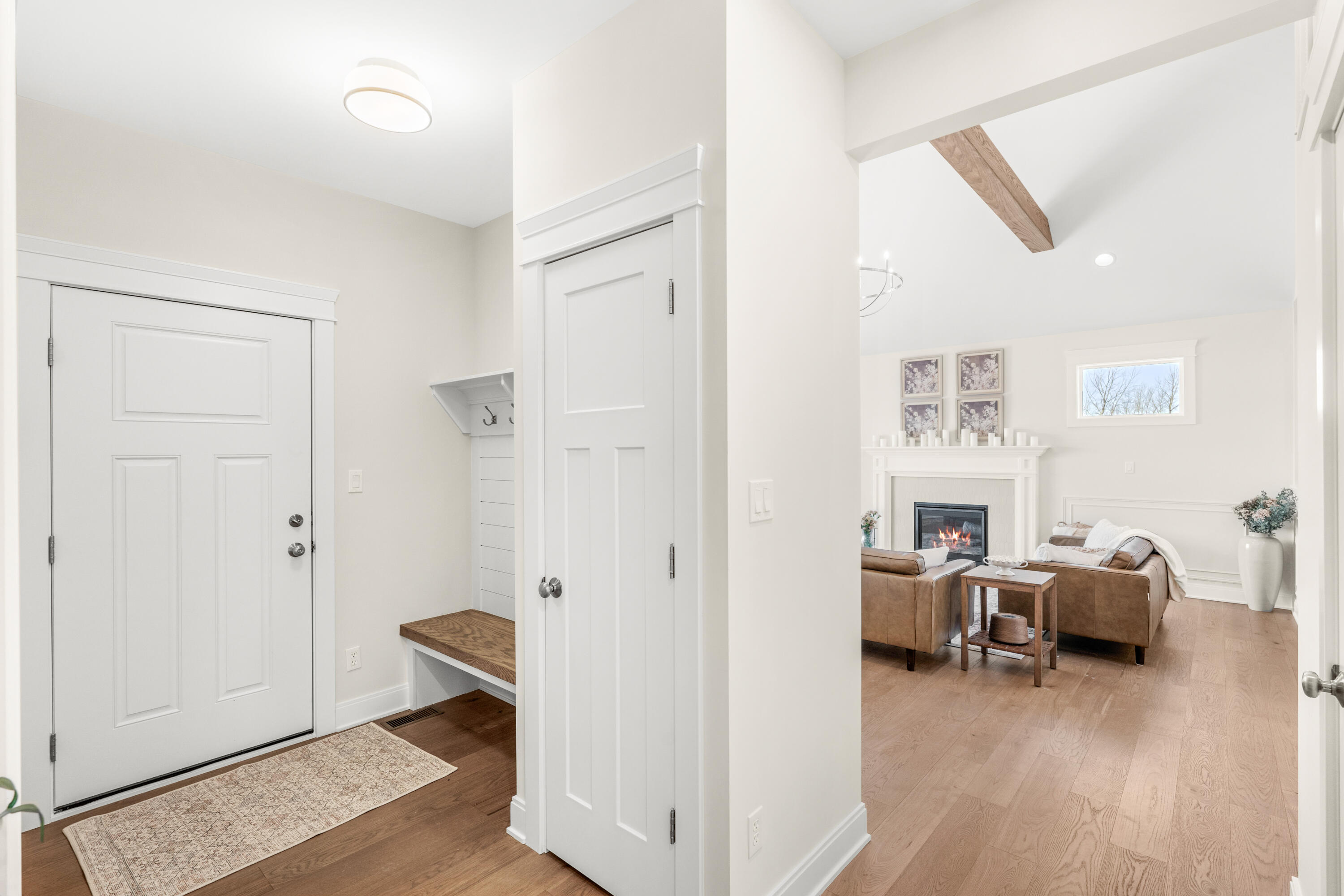 1540 Brackenbury Lane