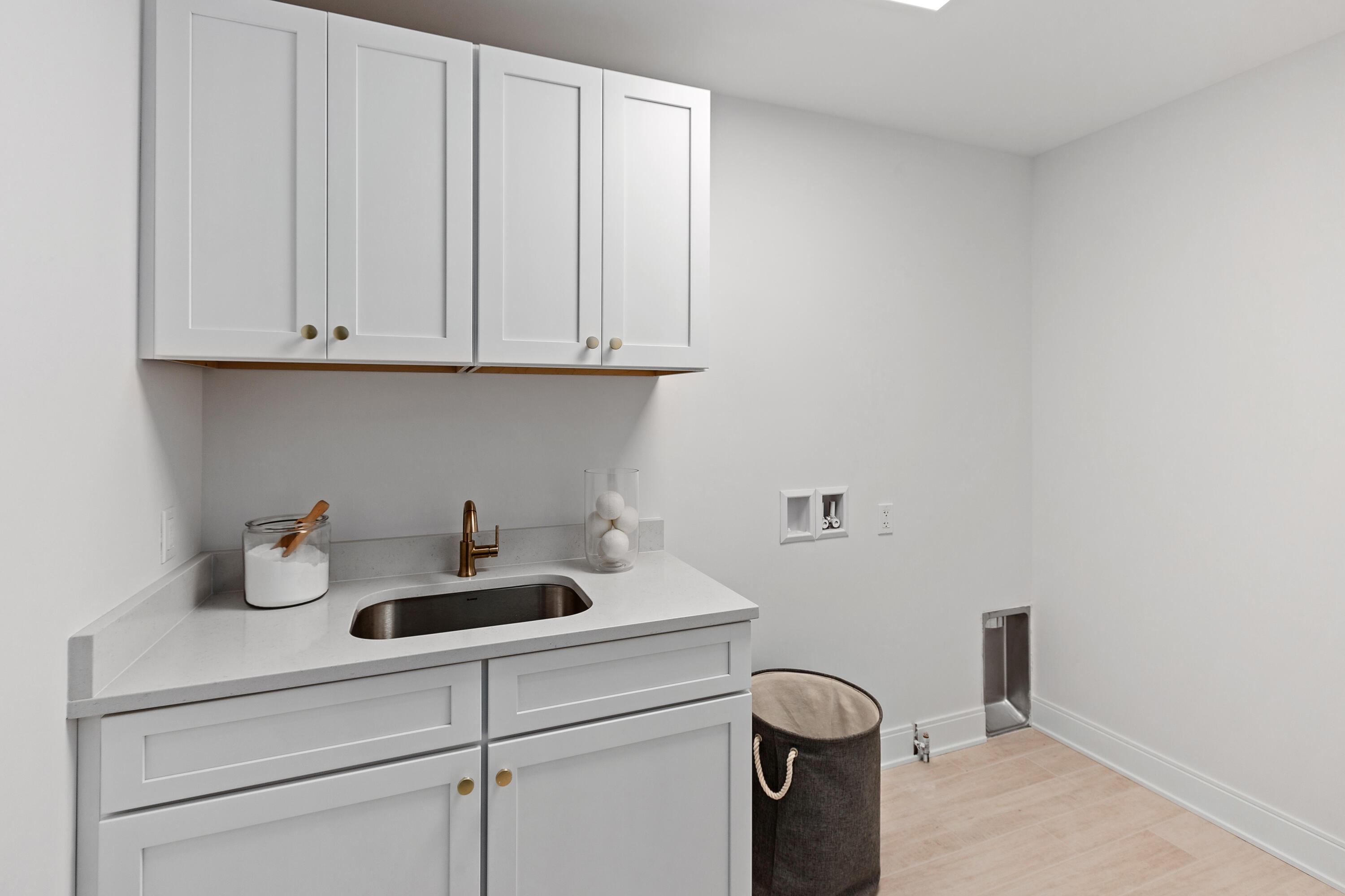 9410 Tall Grass Trail