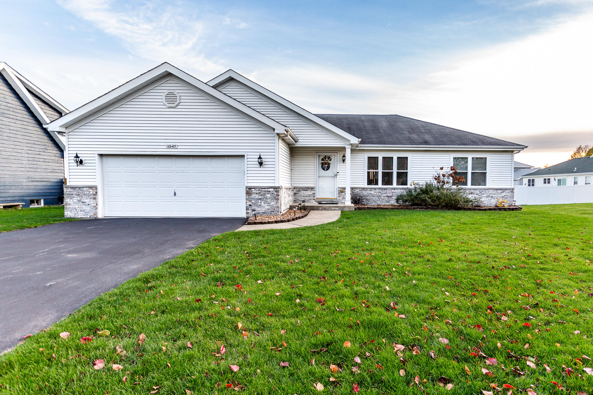 1547 W 94th Lane