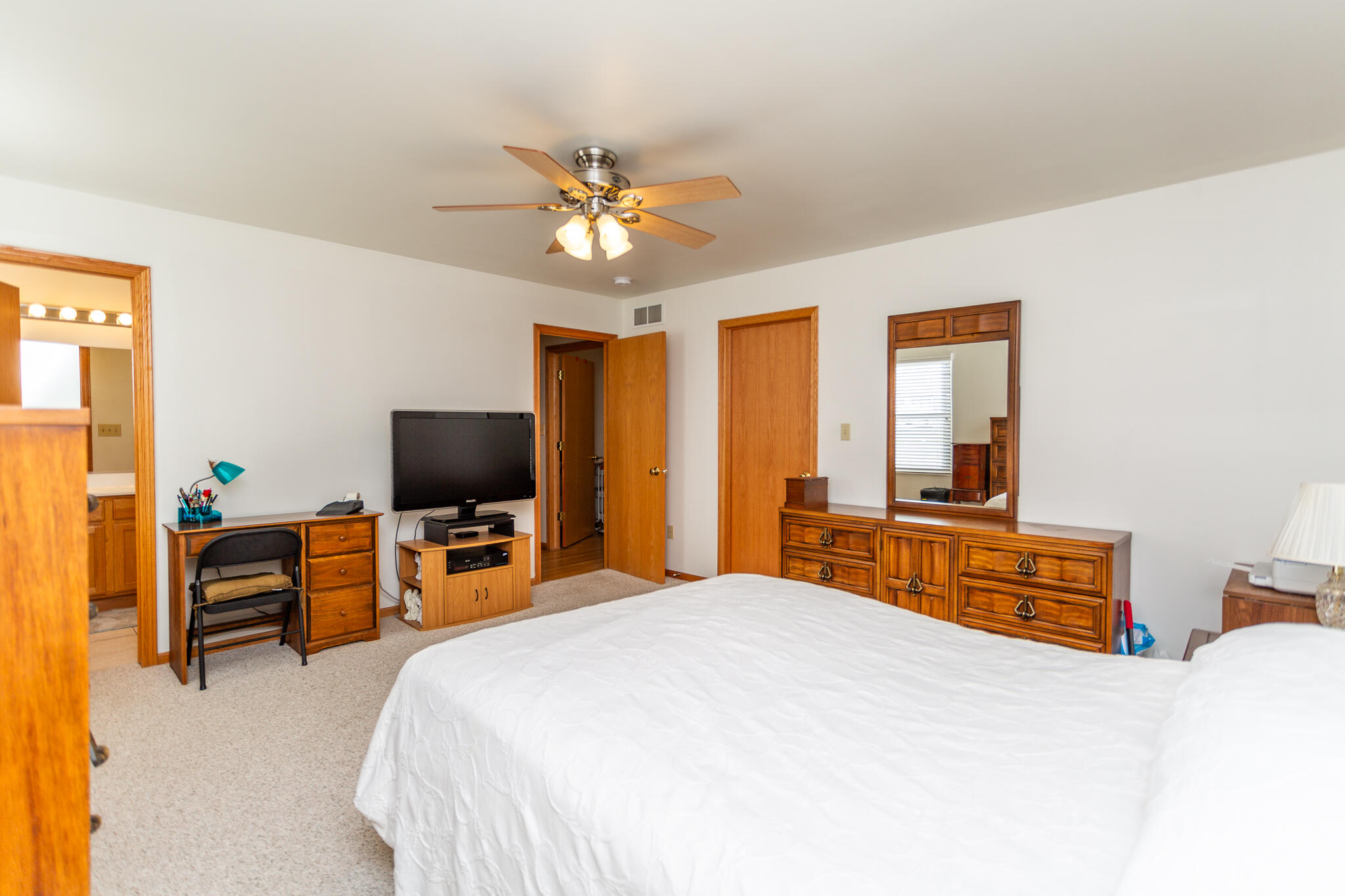 1547 W 94th Lane
