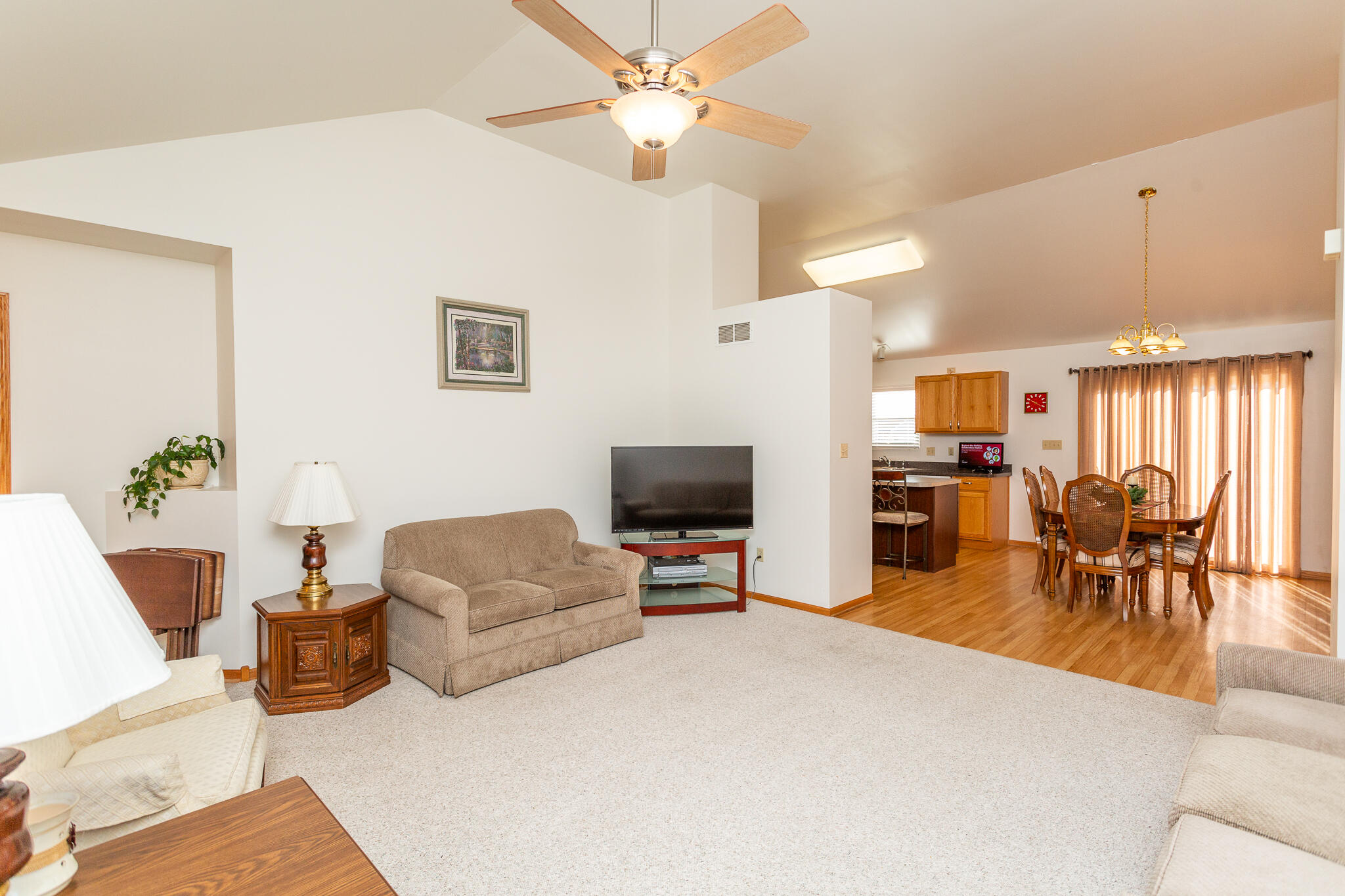 1547 W 94th Lane