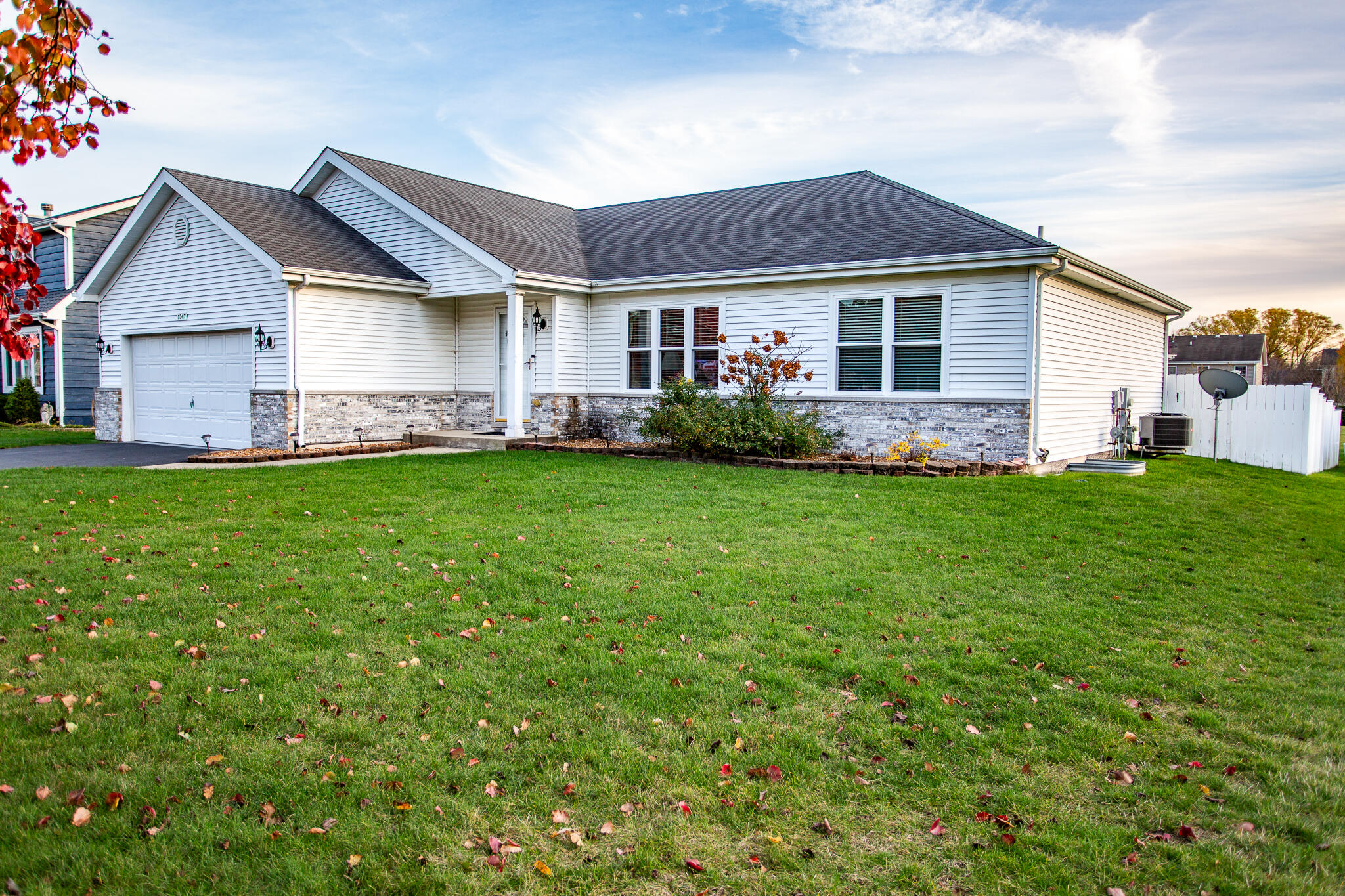 1547 W 94th Lane