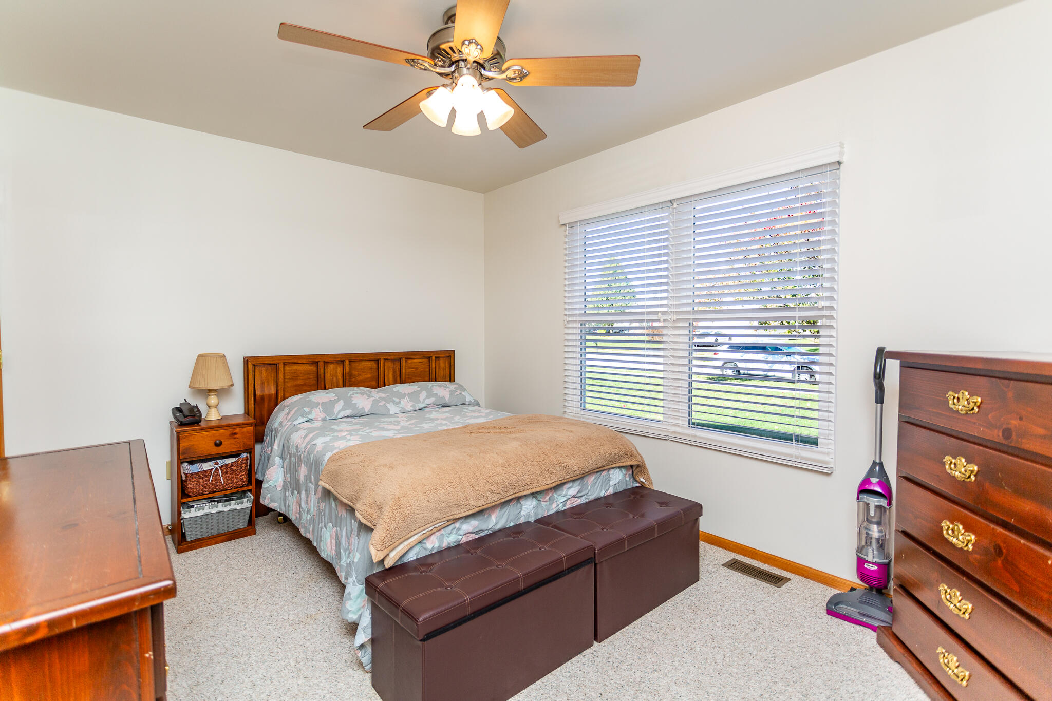 1547 W 94th Lane