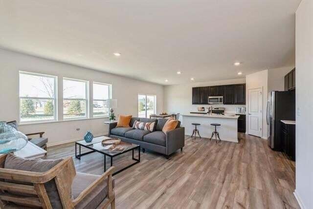 6611 Thoreau Drive