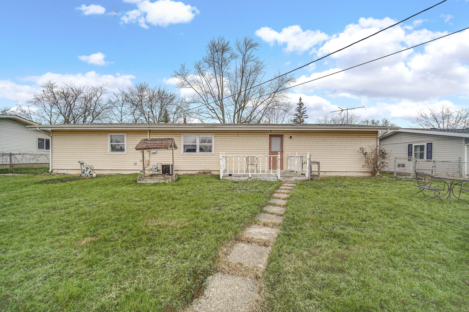 406 Sandalwood Drive