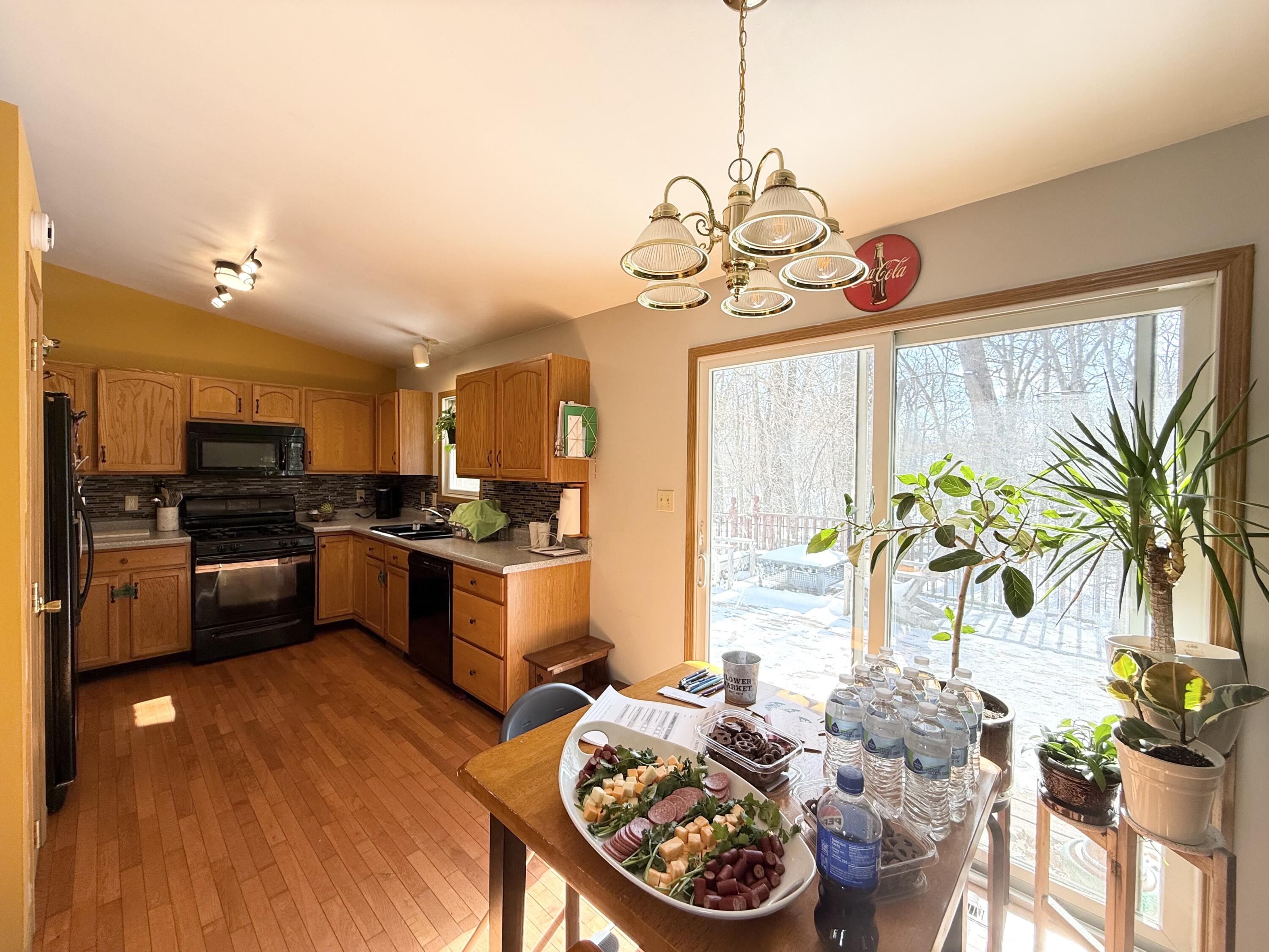 1603 W 11th Place