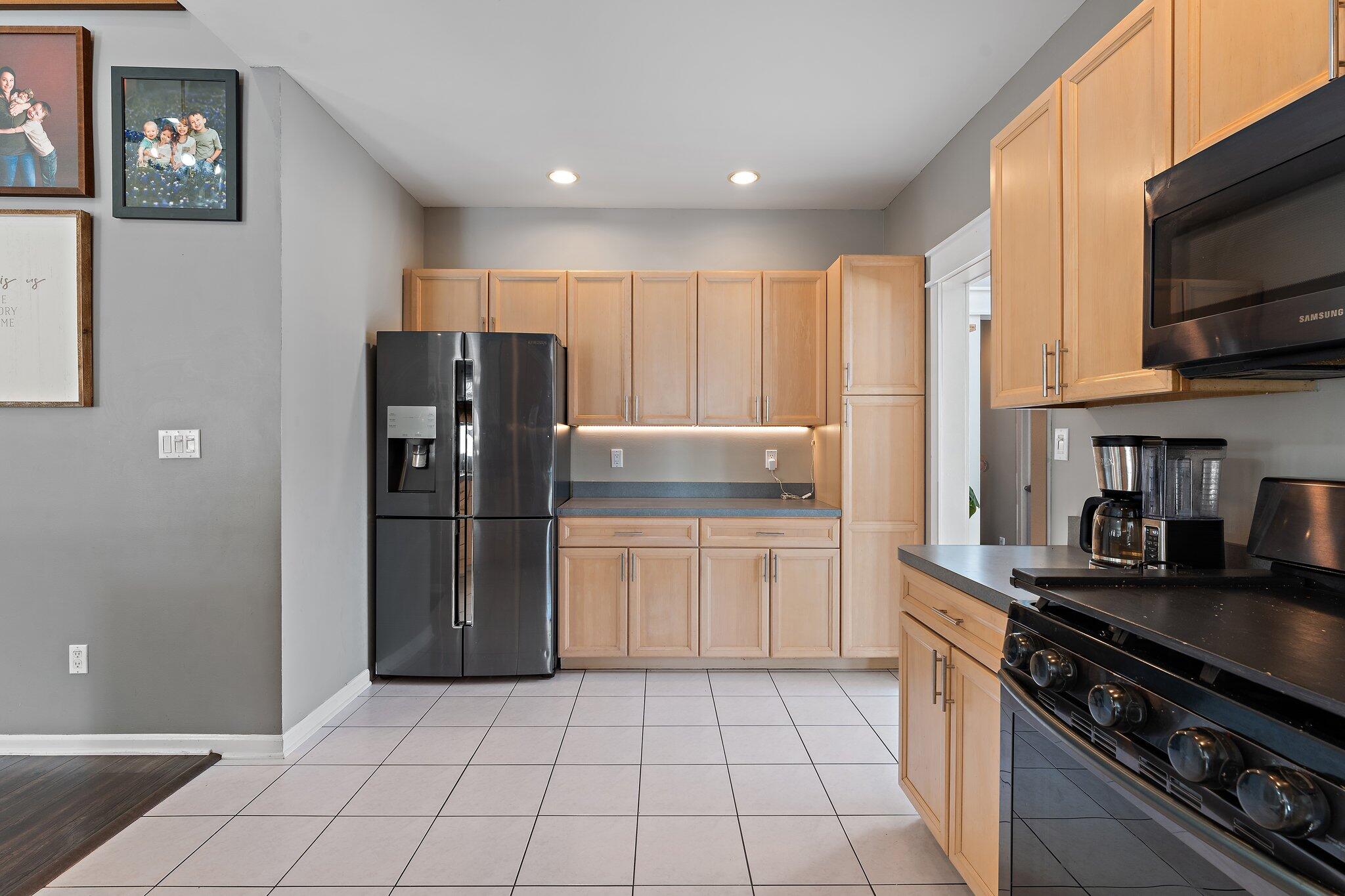 7208 Starling Drive