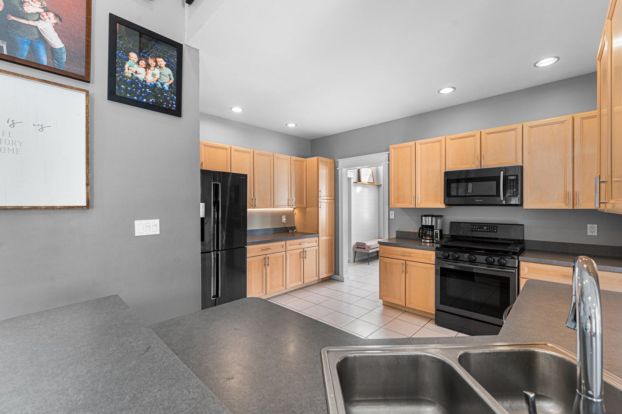 7208 Starling Drive