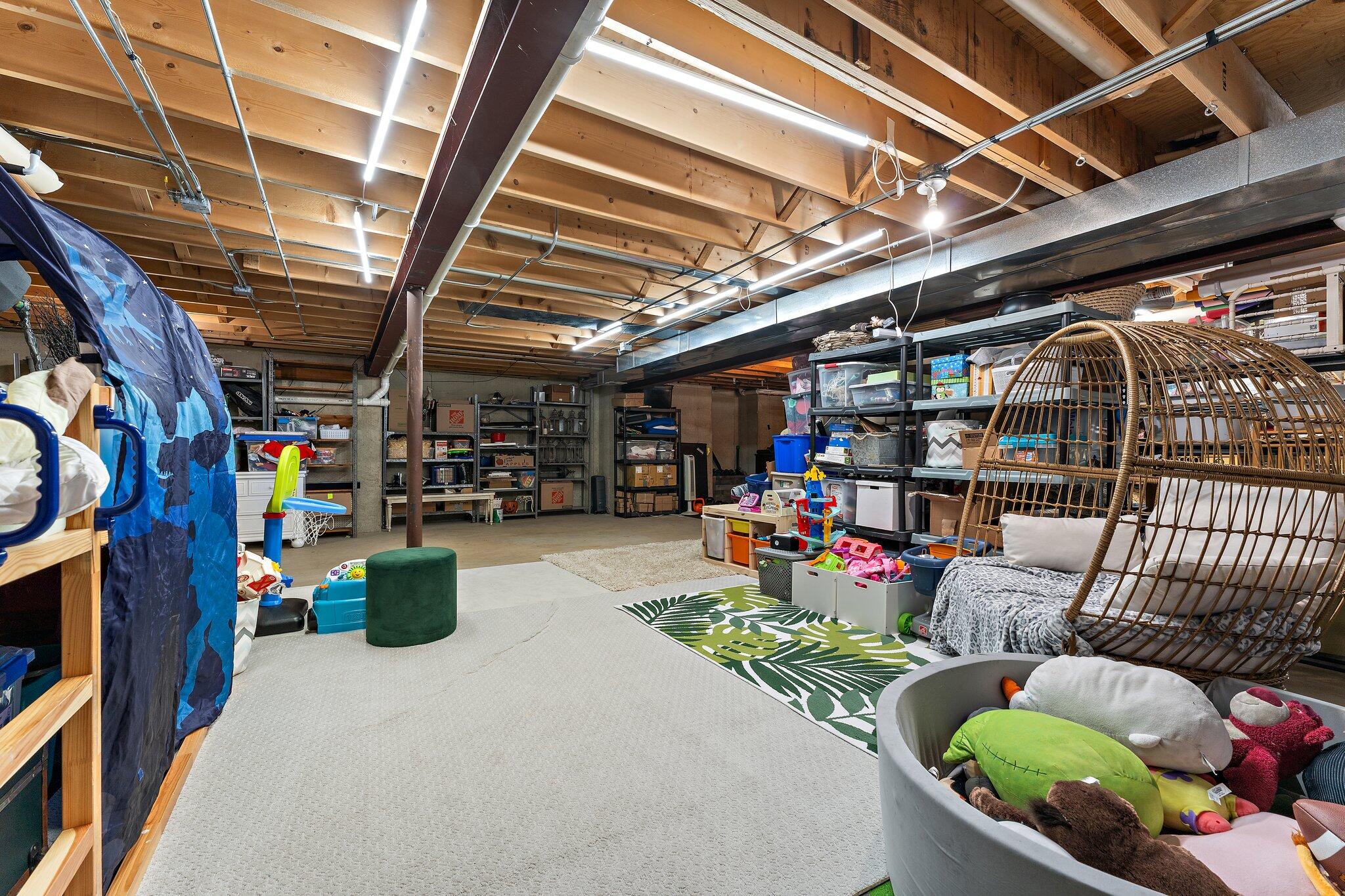 7208 Starling Drive