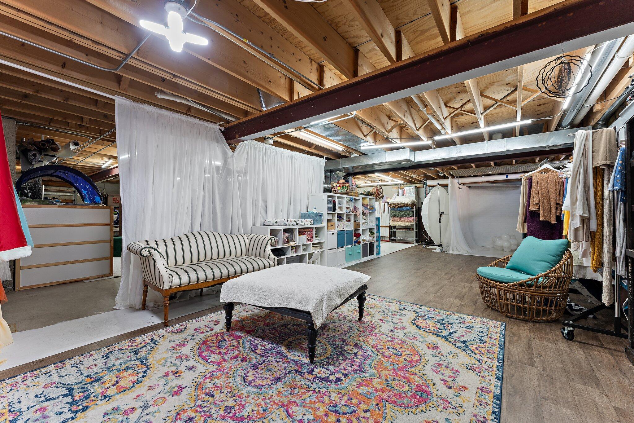 7208 Starling Drive