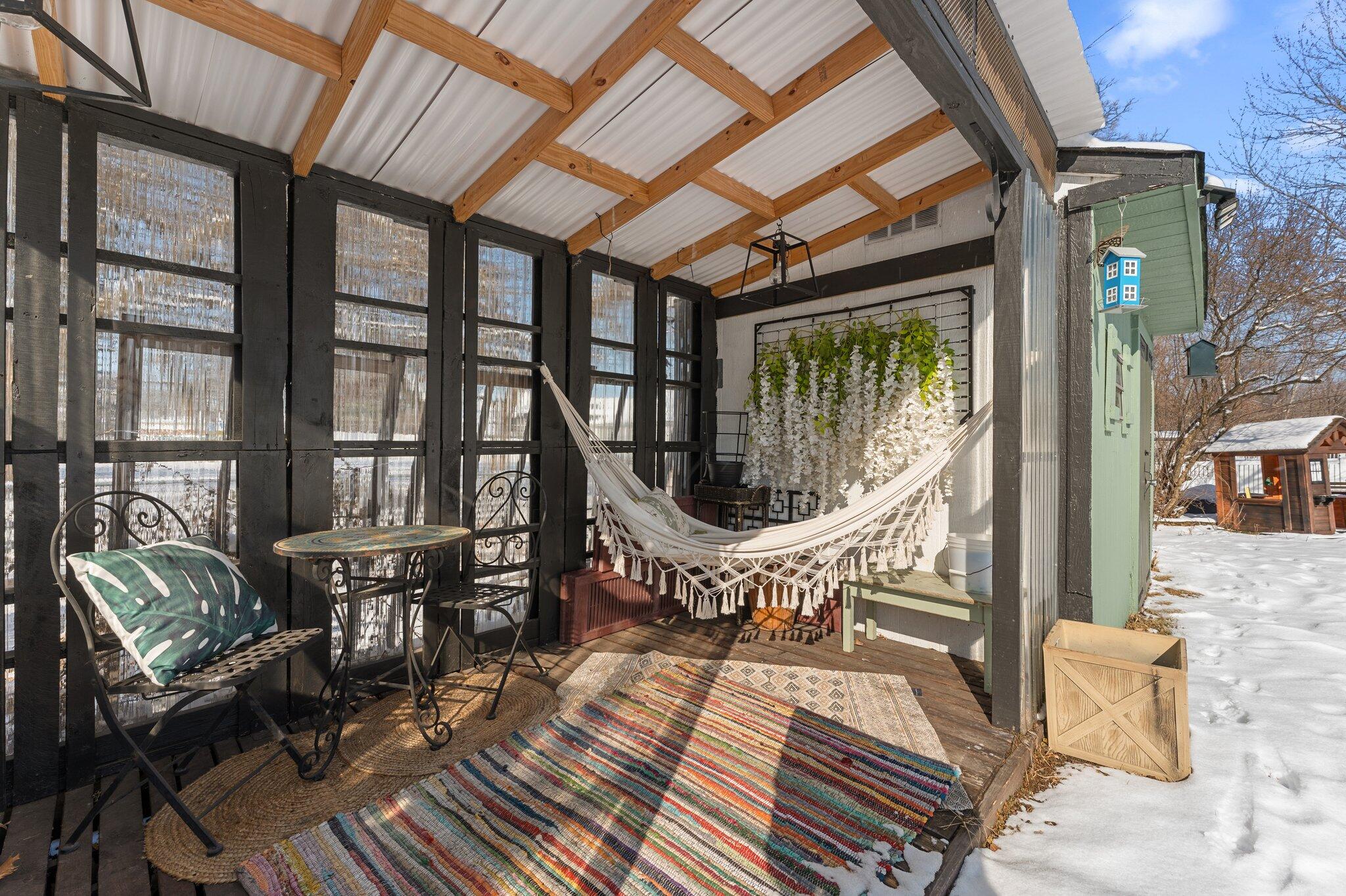 7208 Starling Drive