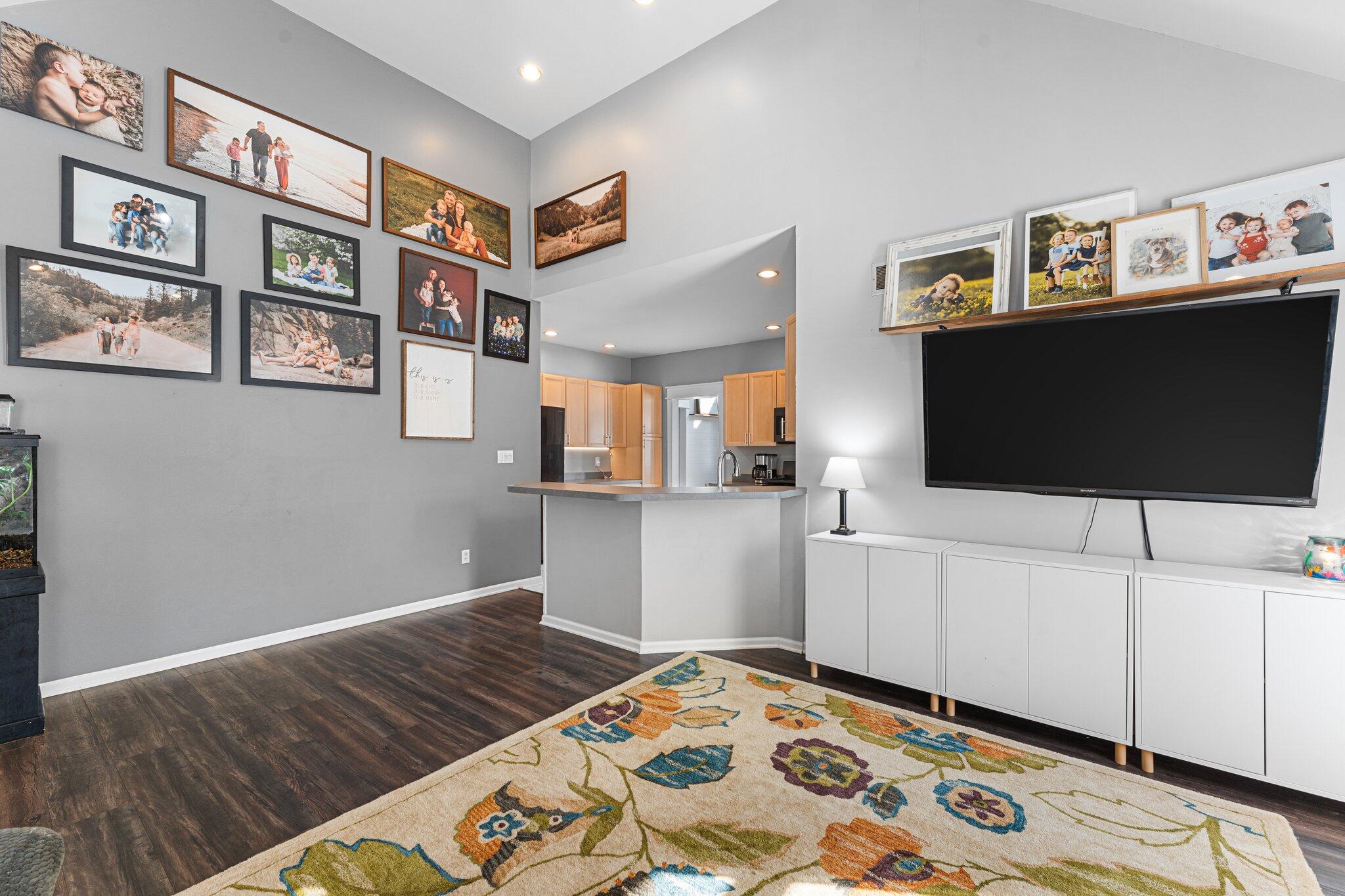 7208 Starling Drive