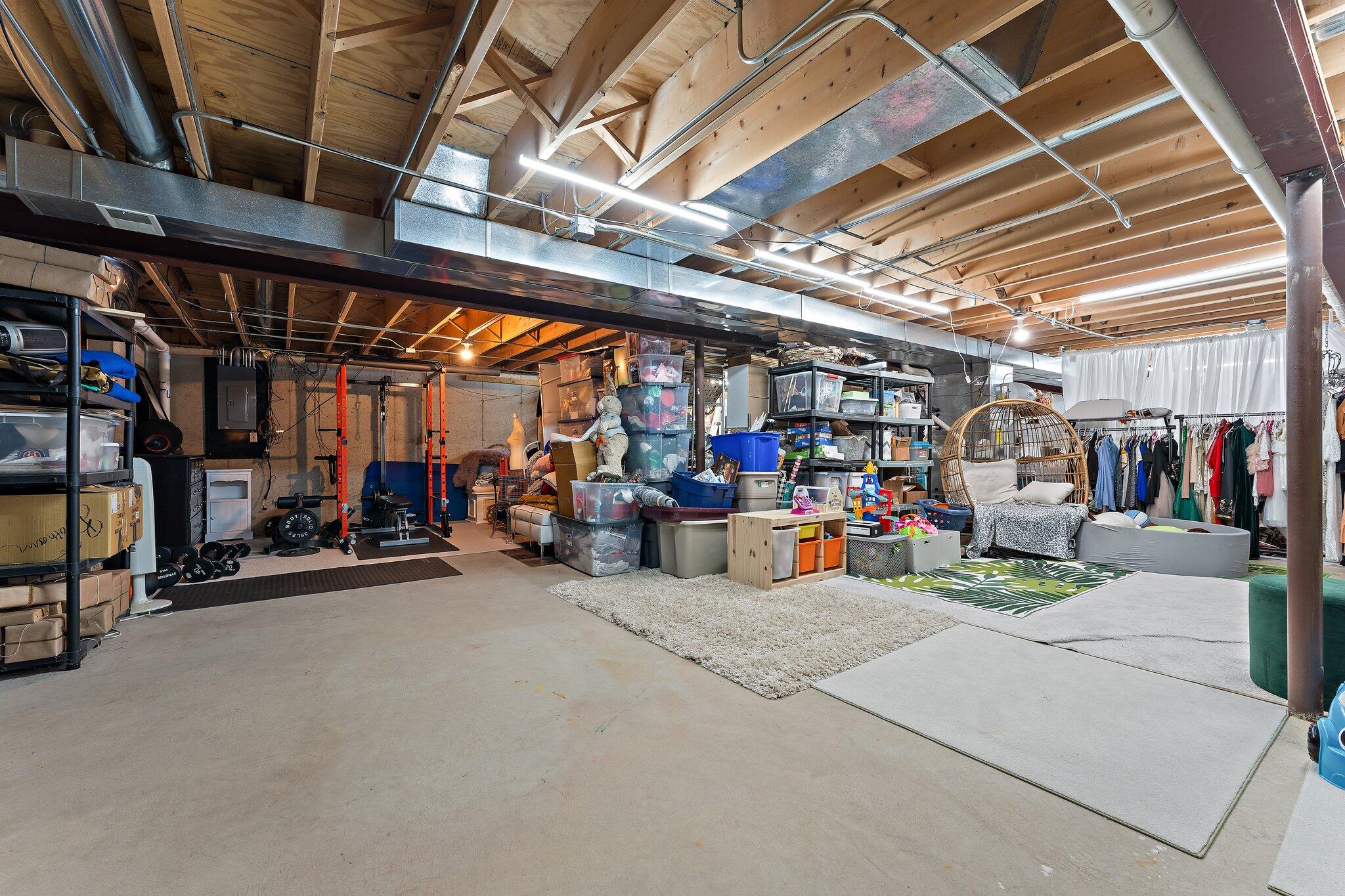 7208 Starling Drive