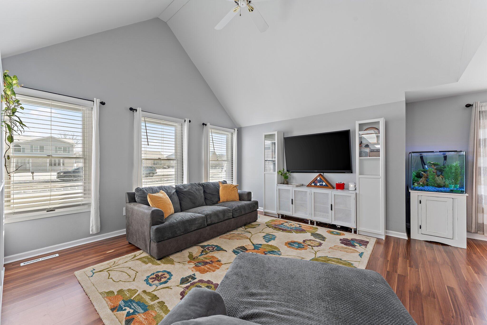7208 Starling Drive