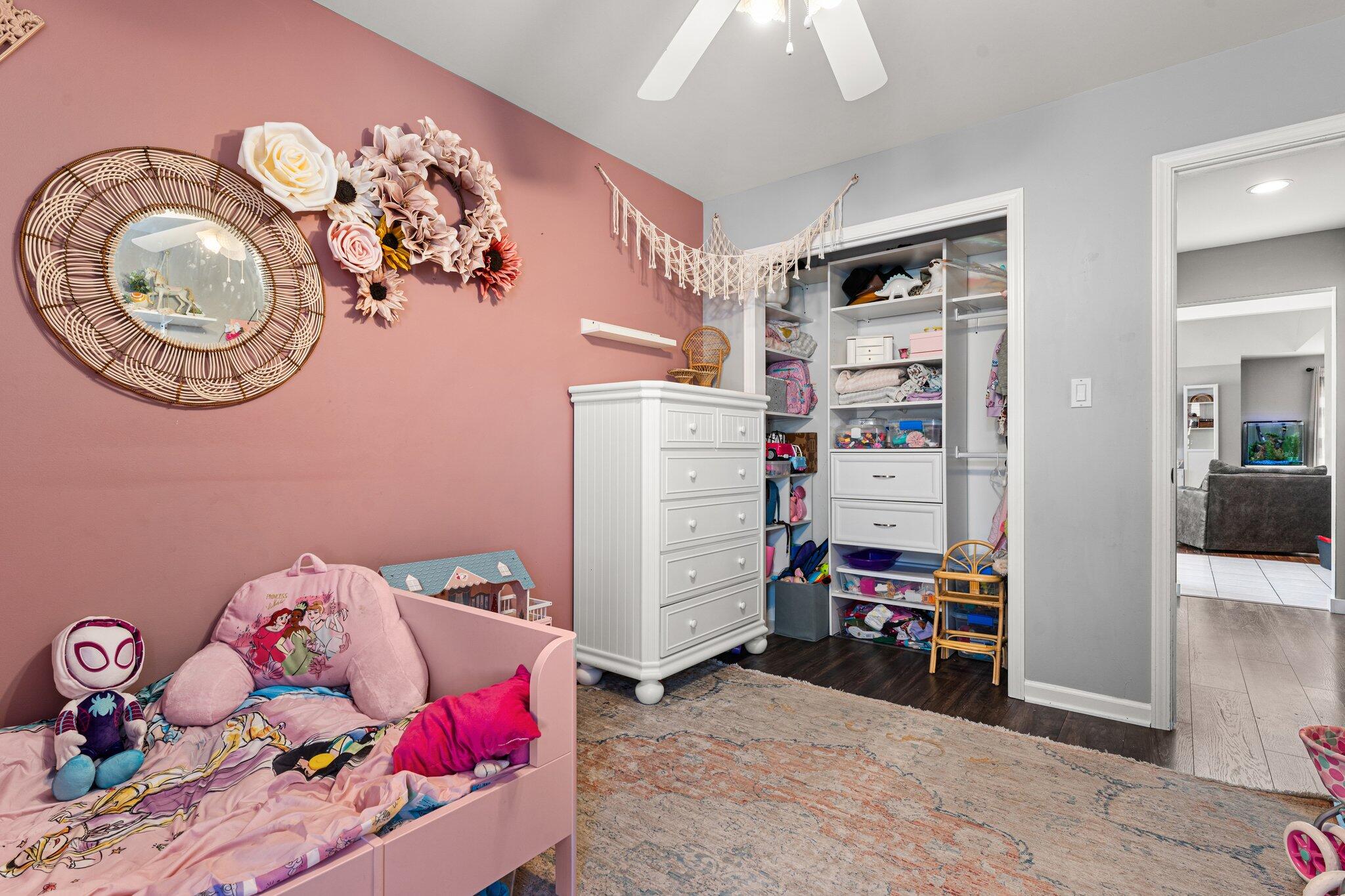 7208 Starling Drive