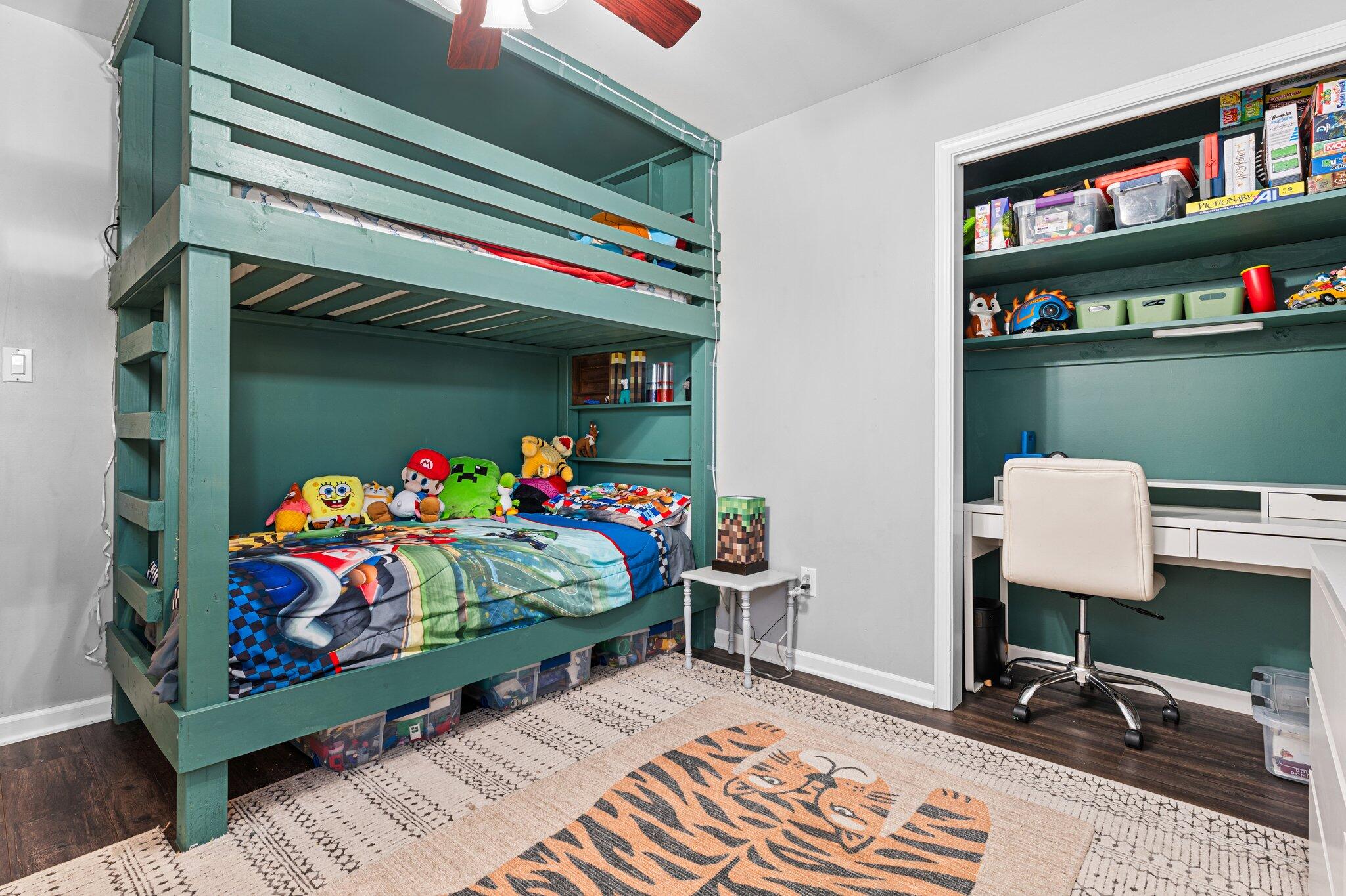 7208 Starling Drive