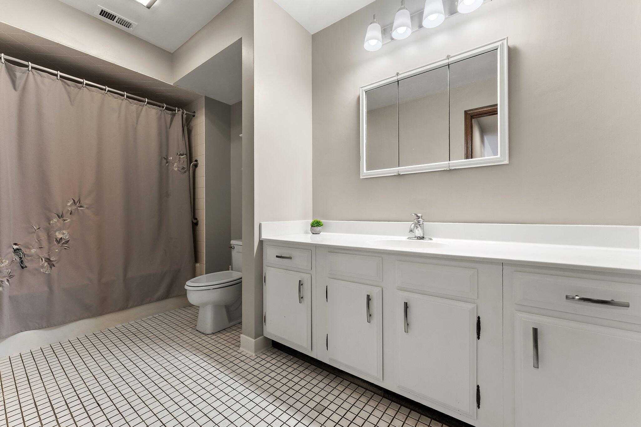 1640 Camellia Drive Unit: B1