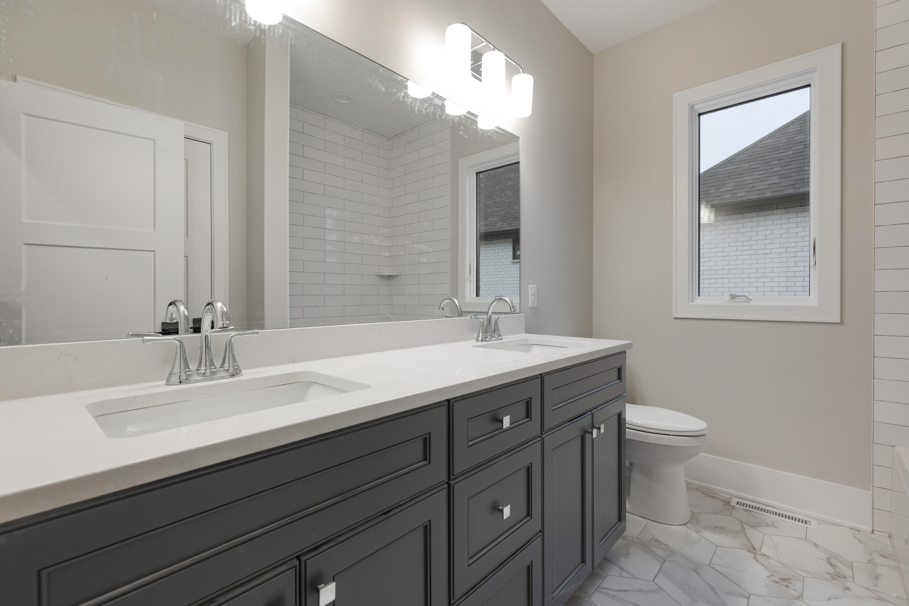 9403 Tall Grass Trail